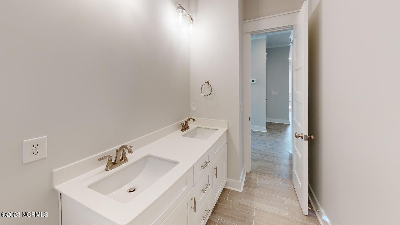 2090 Greenside Manor Drive L-39 Property Photo 19