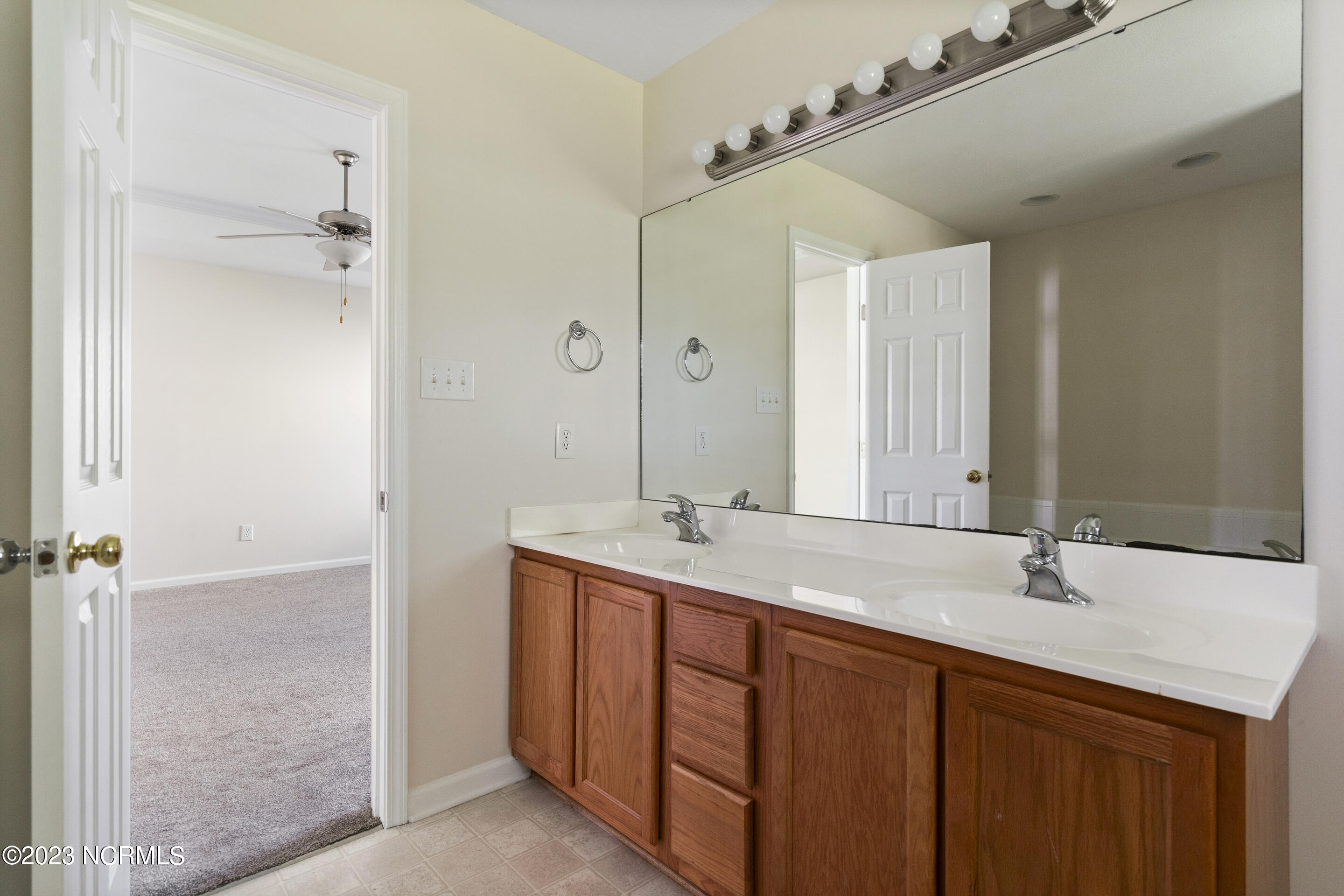 127 Secretariat Drive Property Photo 14