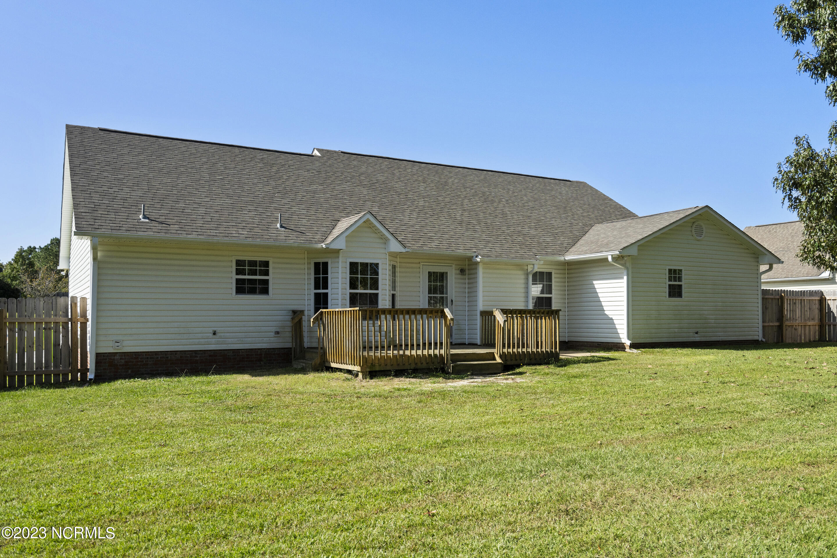 127 Secretariat Drive Property Photo 38