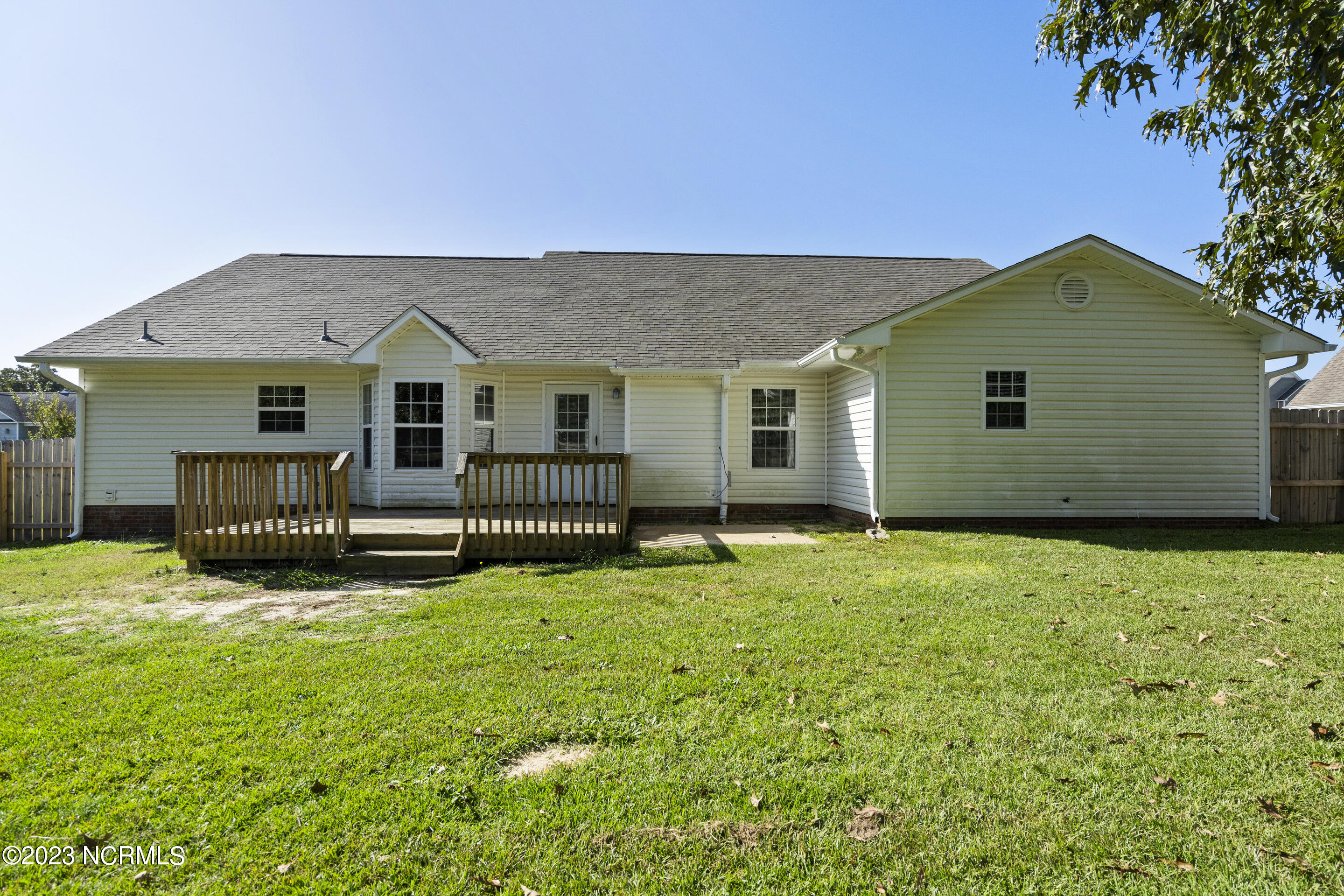 127 Secretariat Drive Property Photo 39