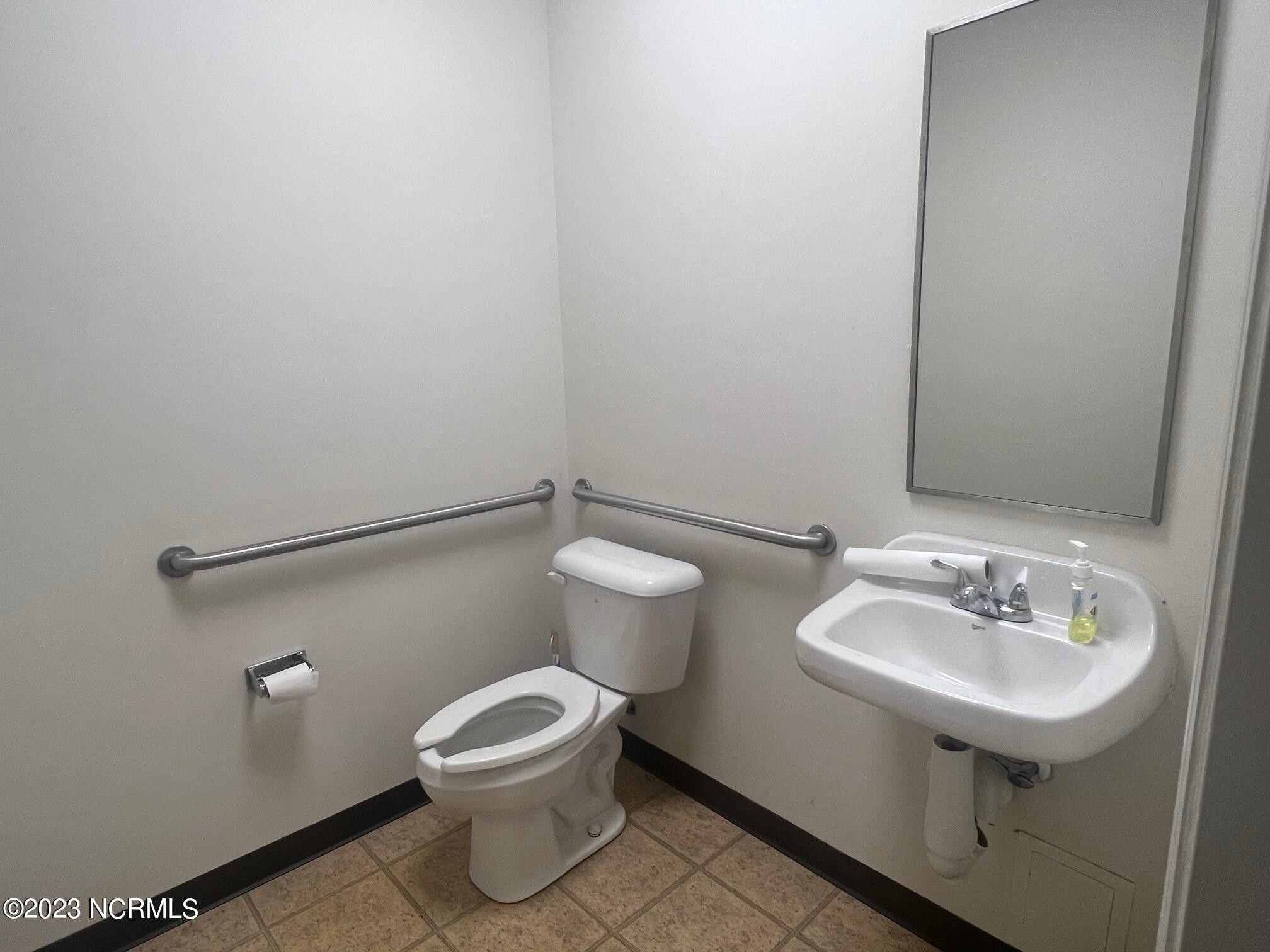 160 Cypress Commons Way Property Photo 2