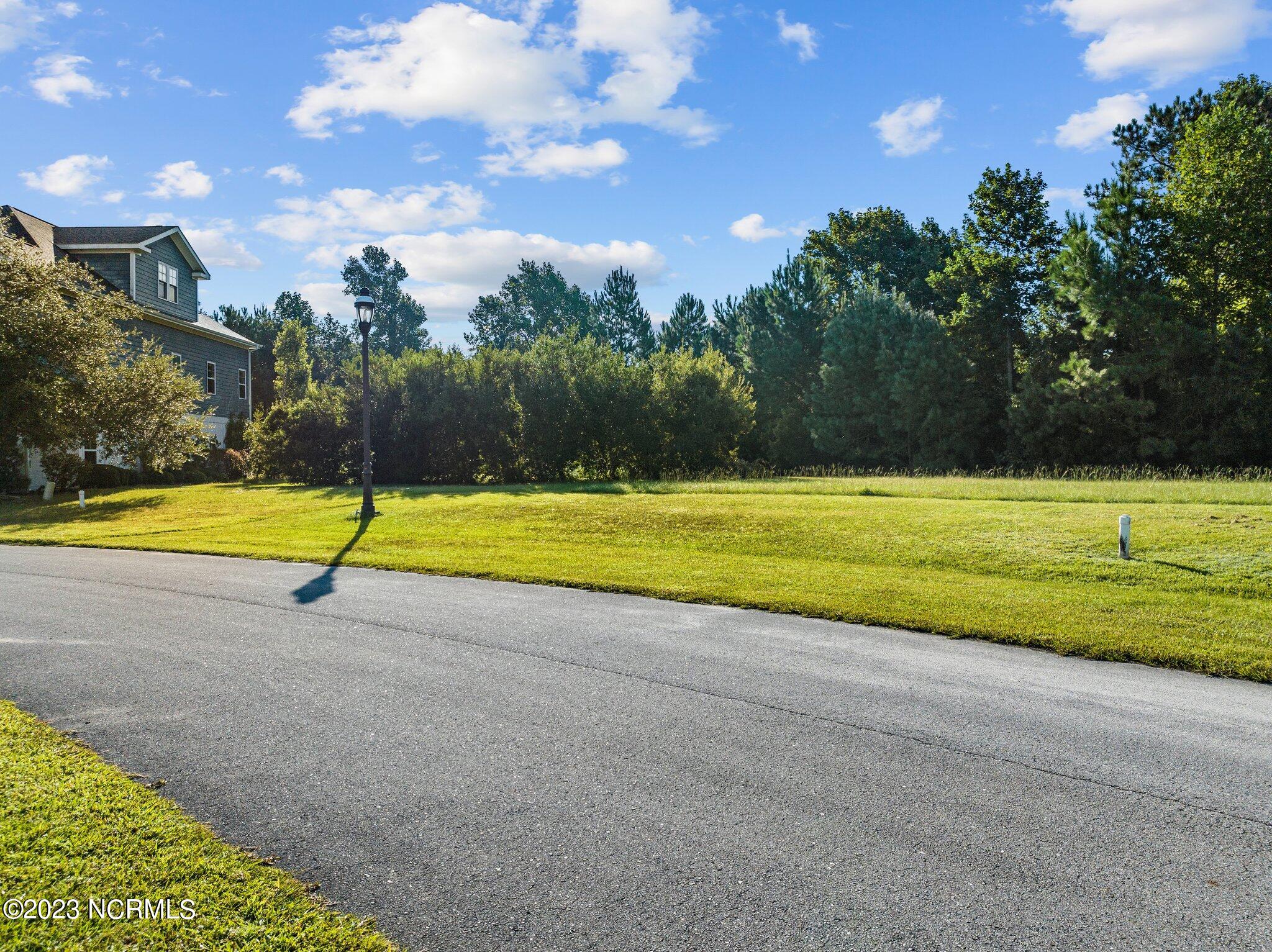 828 Lake Willow Way Property Photo 3