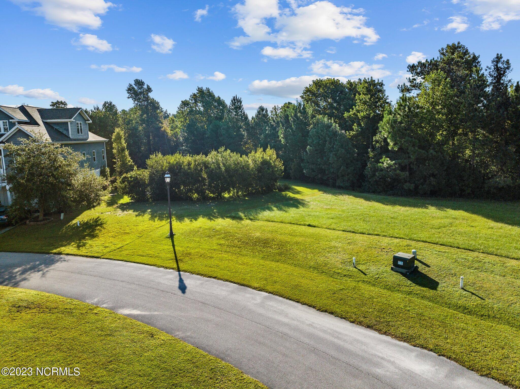 828 Lake Willow Way Property Photo 4