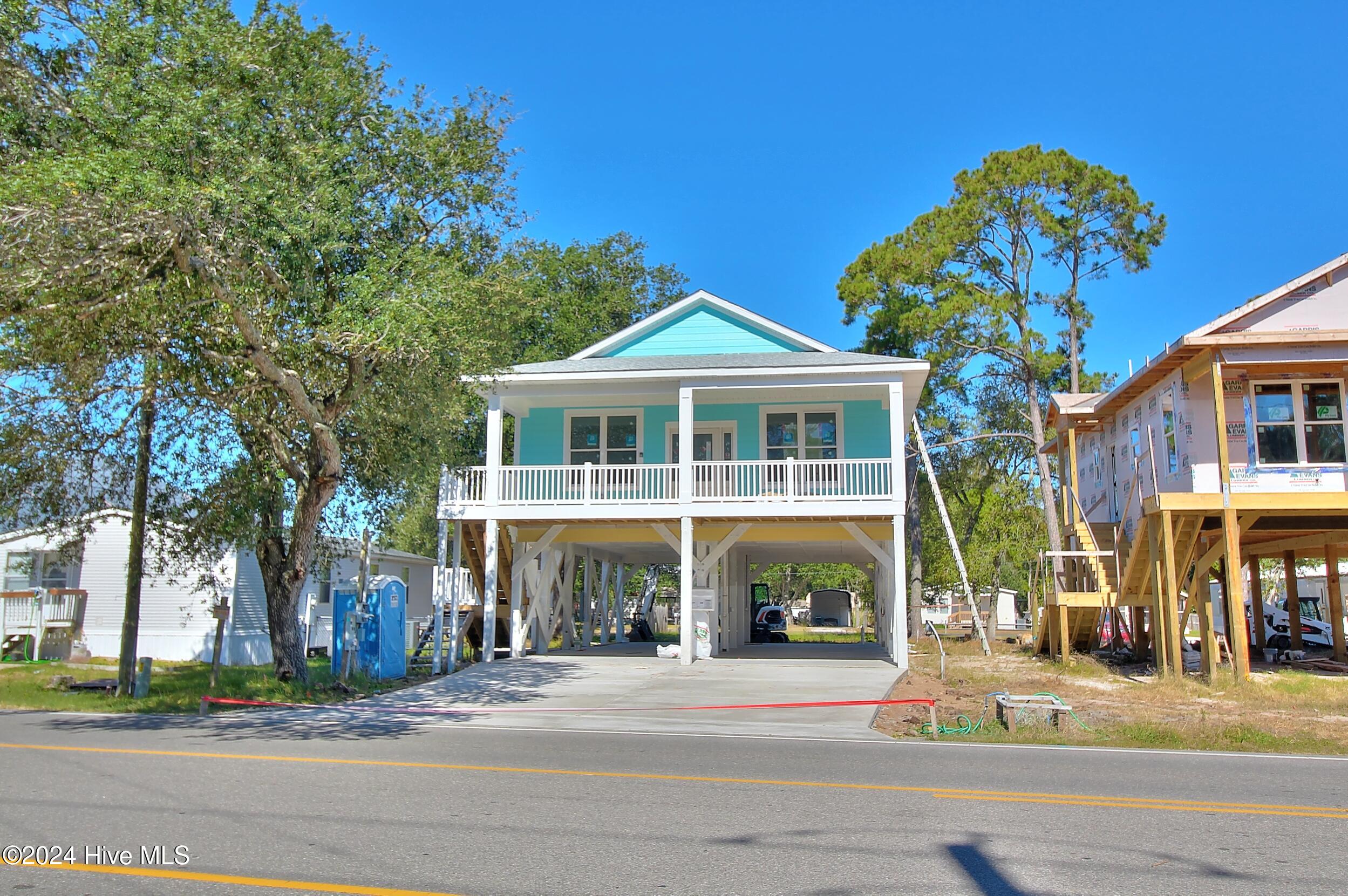 6926 Beach Drive Property Photo 1