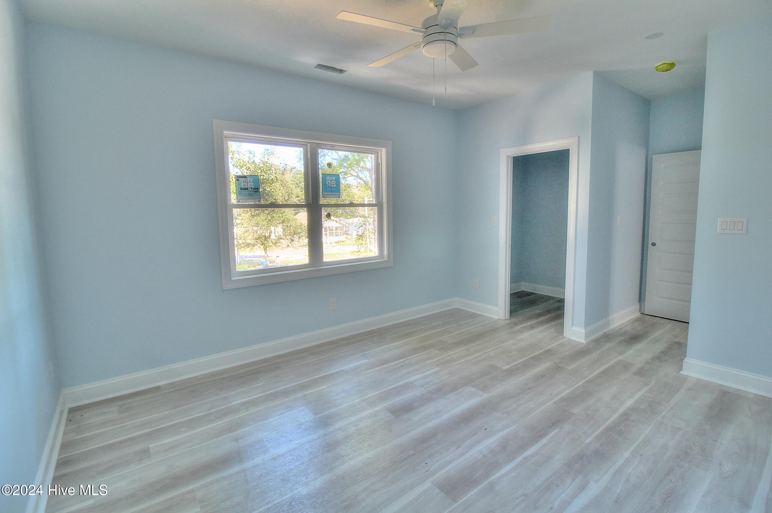 6926 Beach Drive Property Photo 7