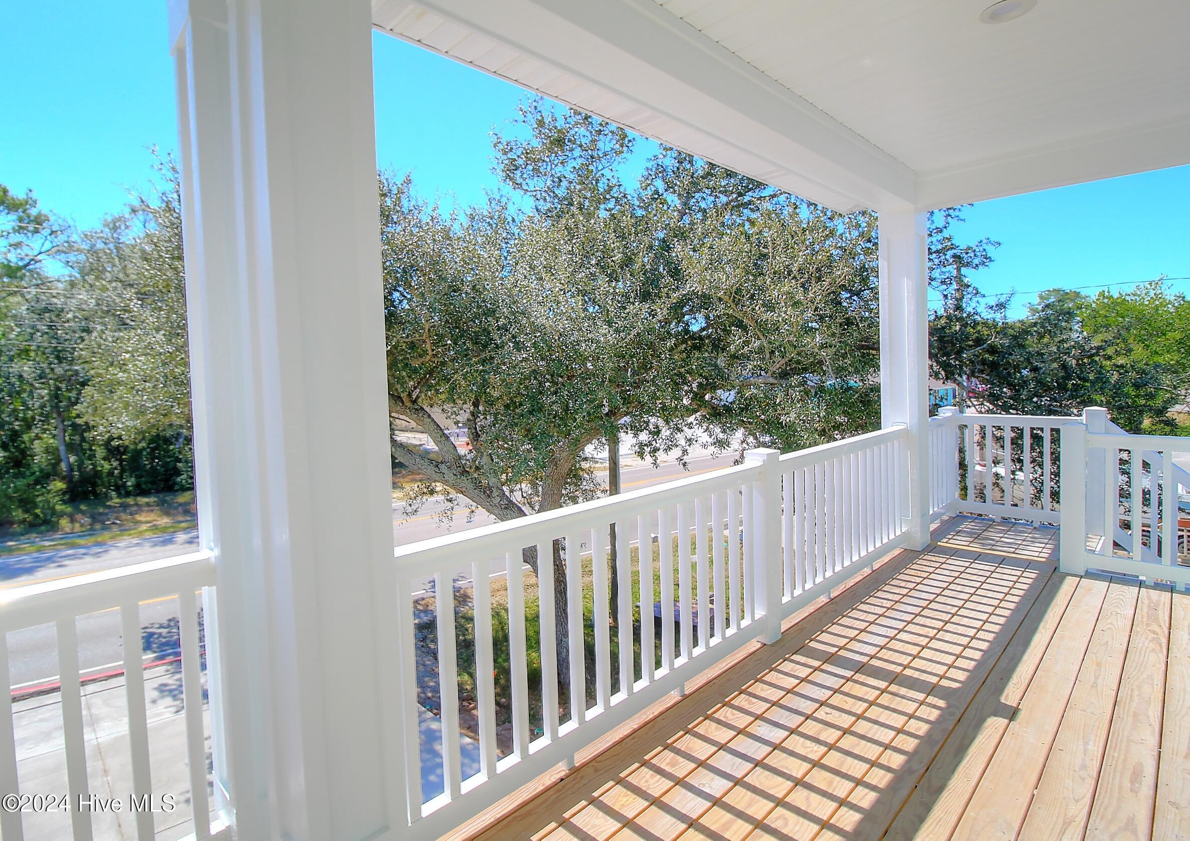 6926 Beach Drive Property Photo 12