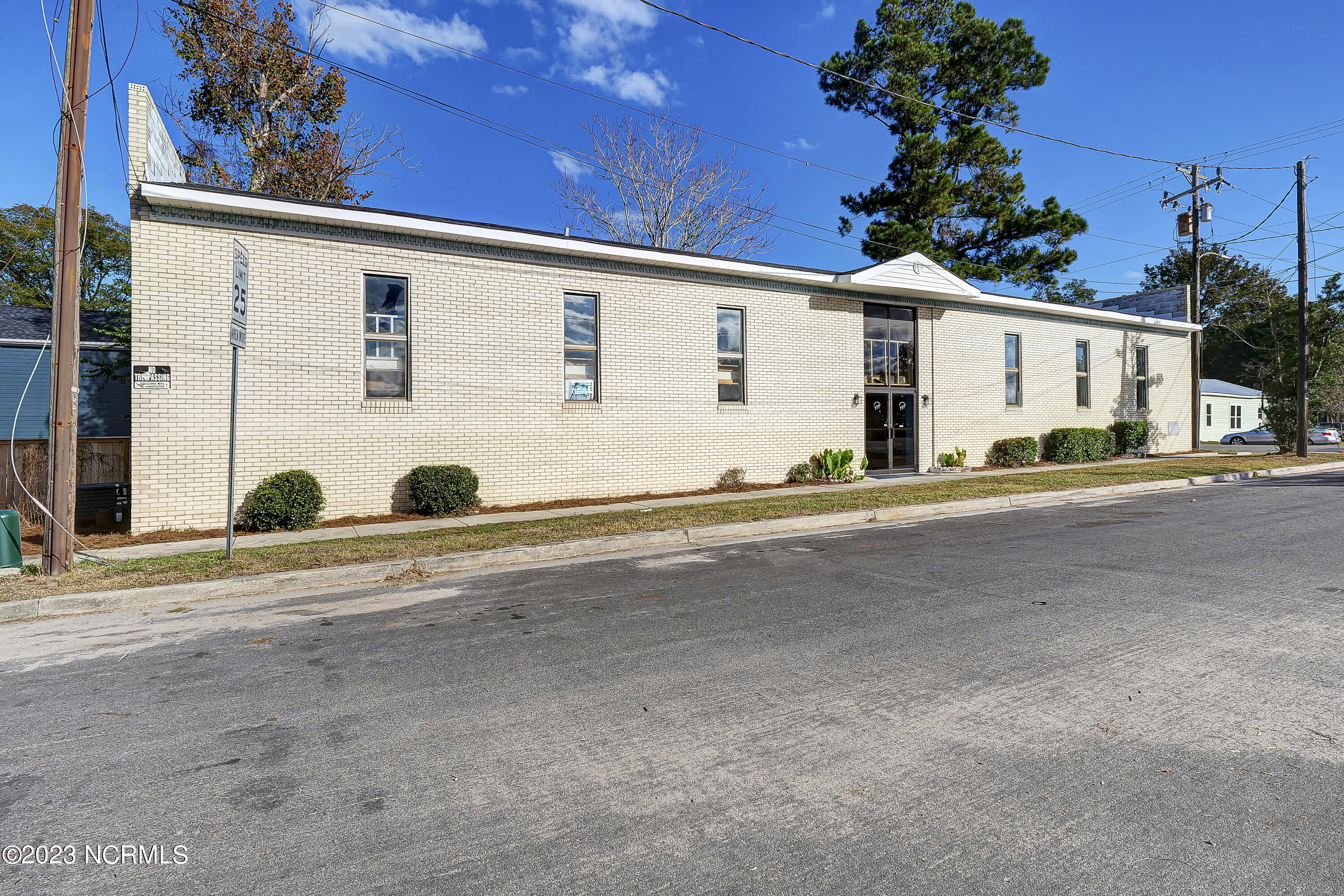 1201 Castle Street Property Photo 4