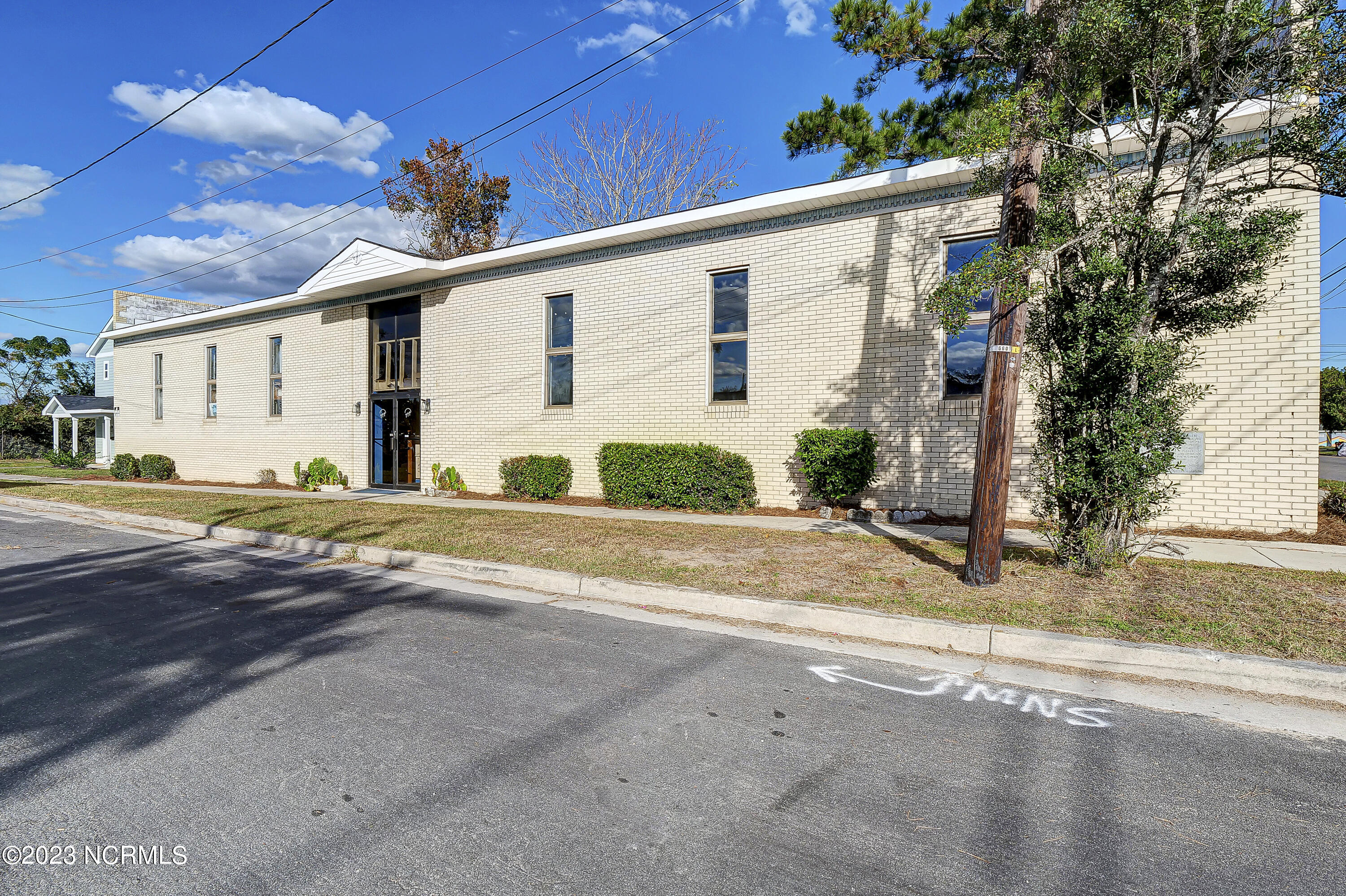 1201 Castle Street Property Photo 5