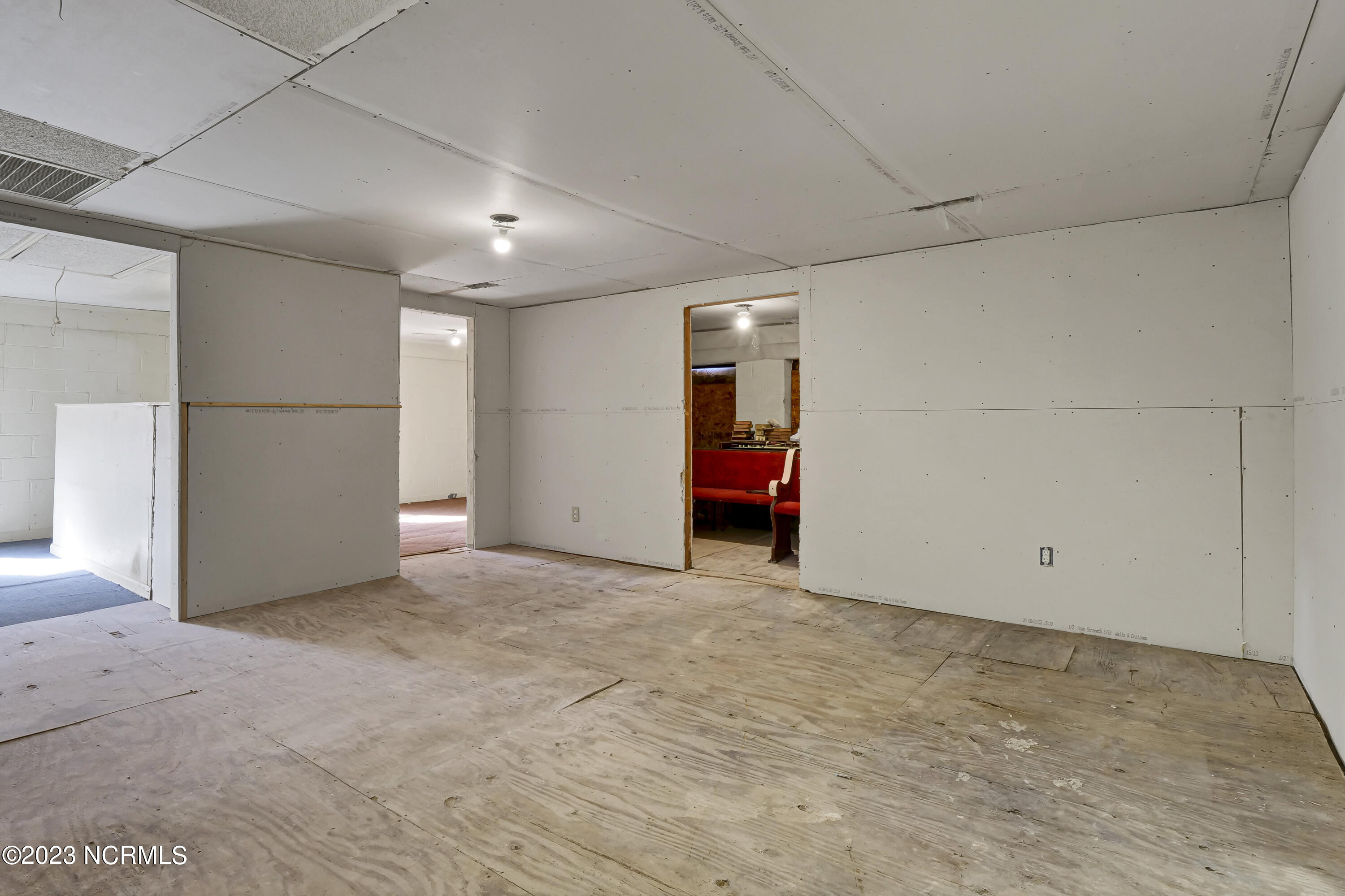 1201 Castle Street Property Photo 12
