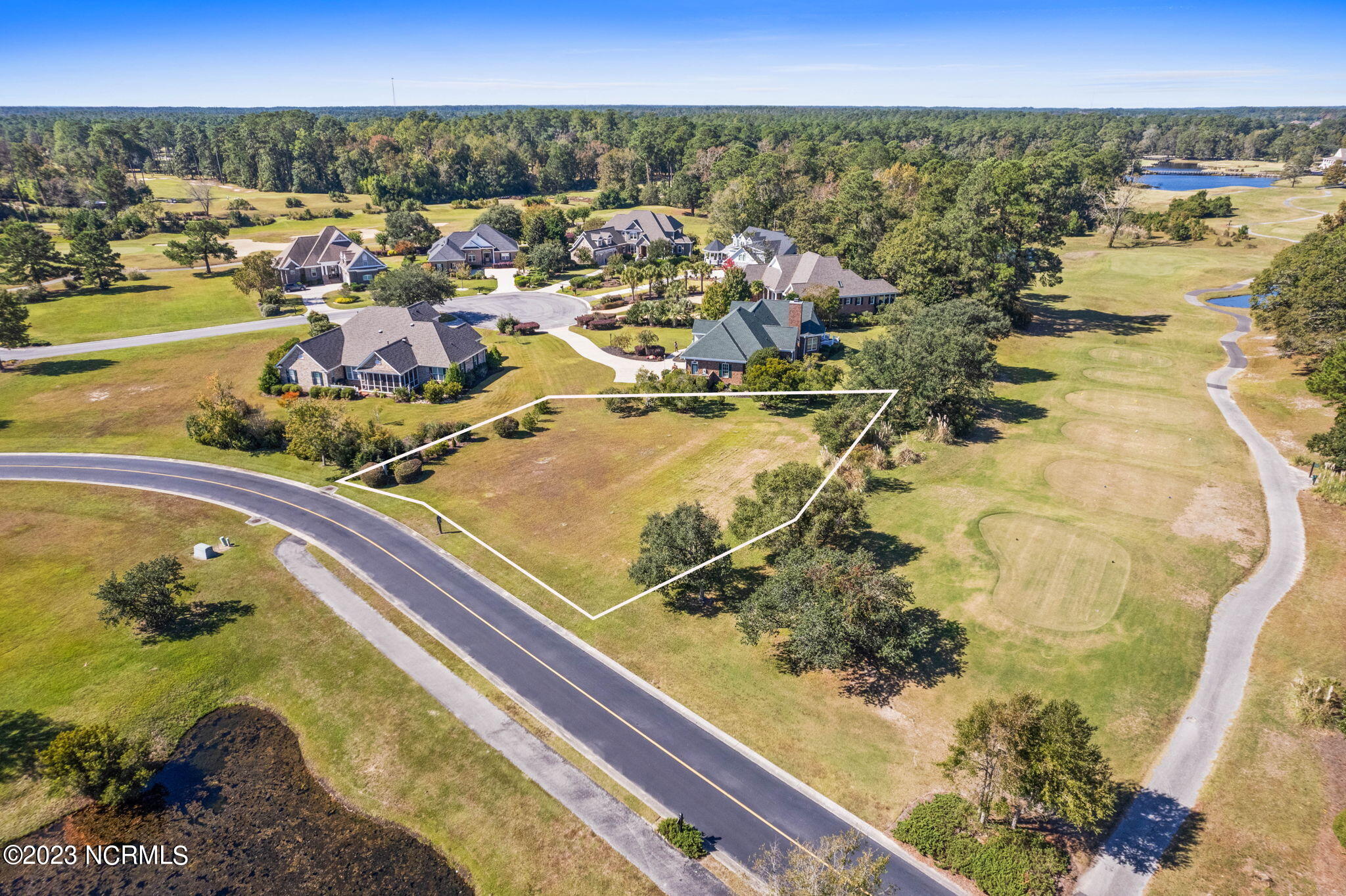 551 Dartmoor Way Sw Property Photo 8