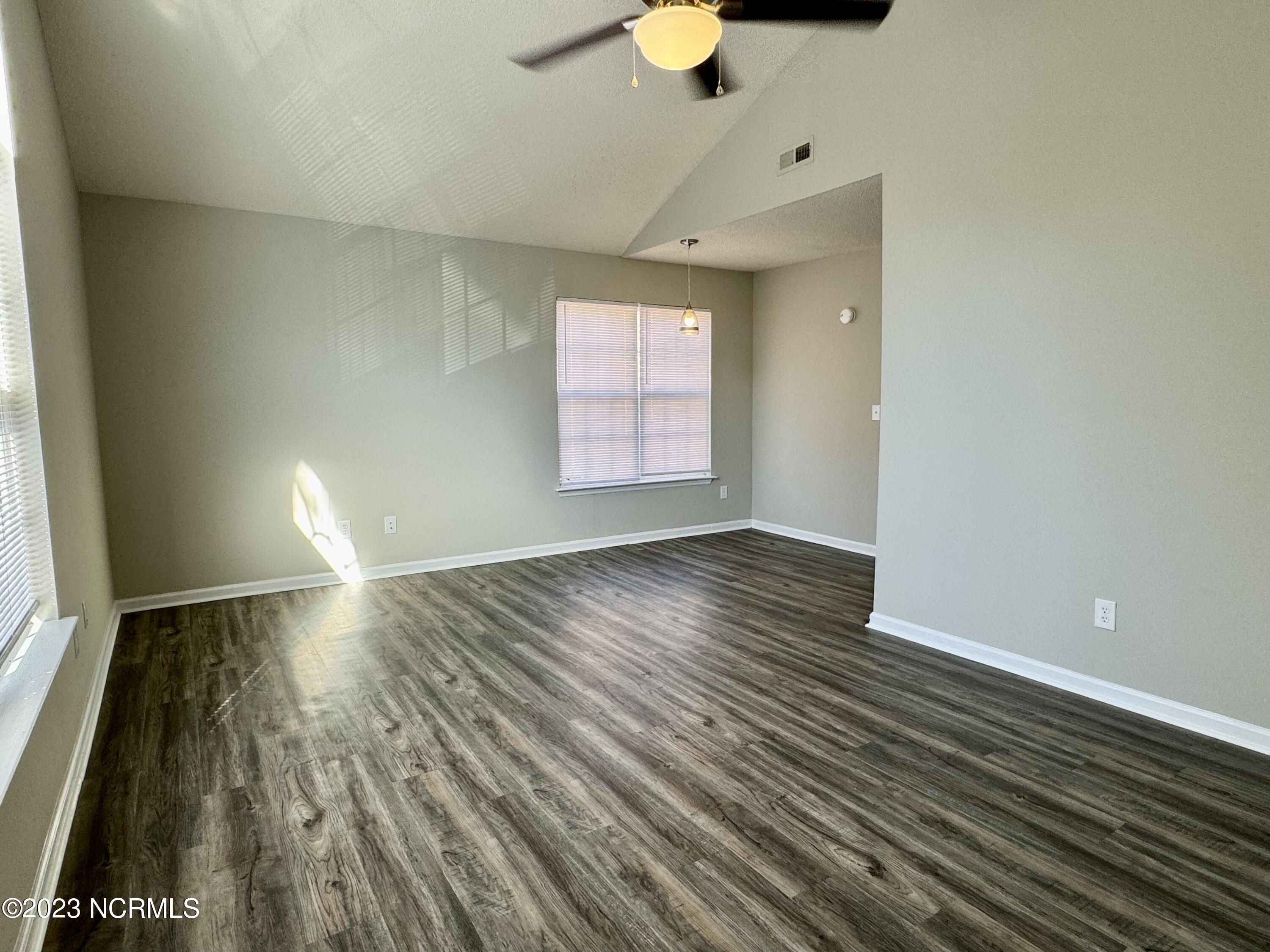 1247 Westpointe Drive Property Photo 4