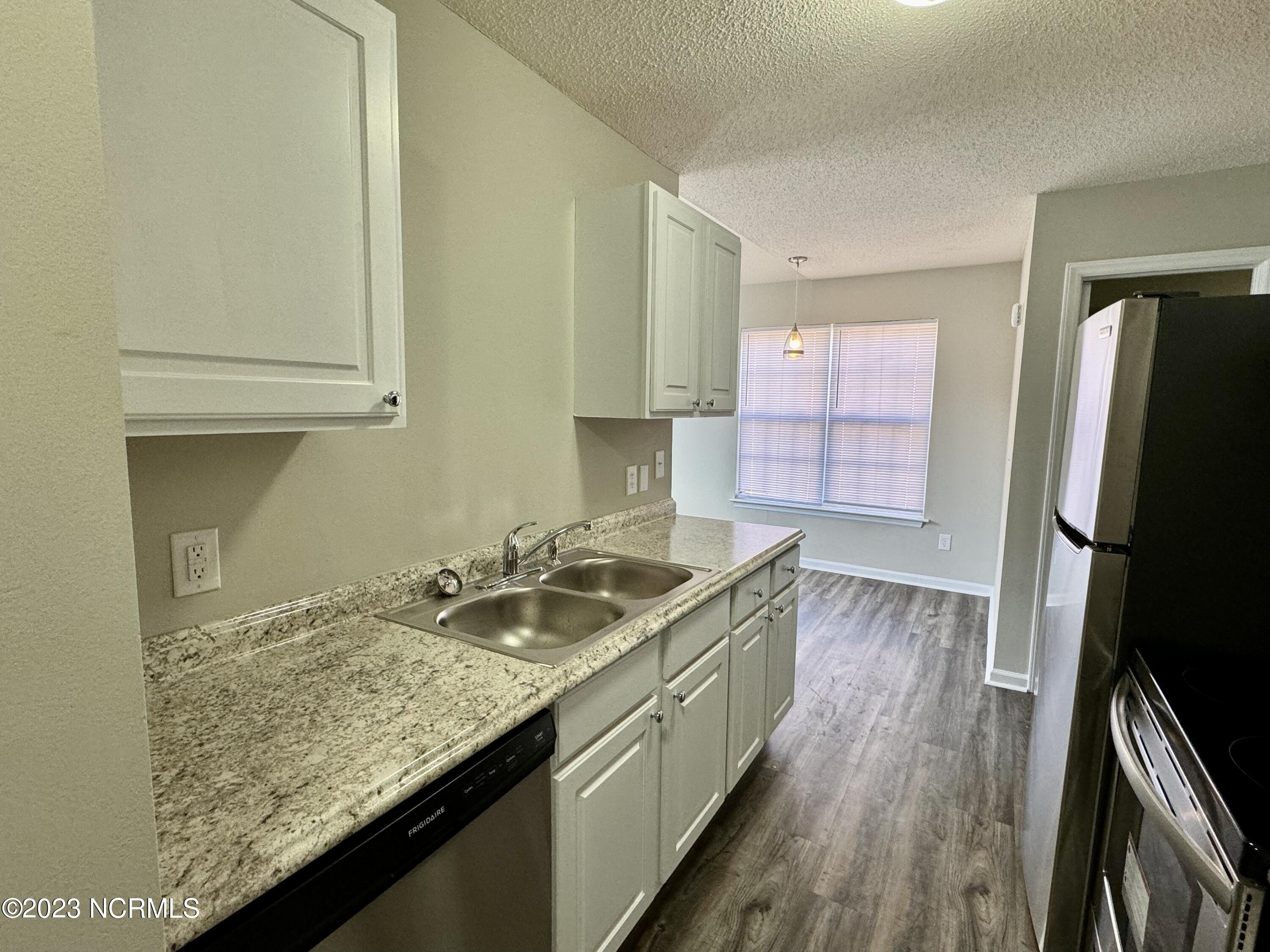 1247 Westpointe Drive Property Photo 9