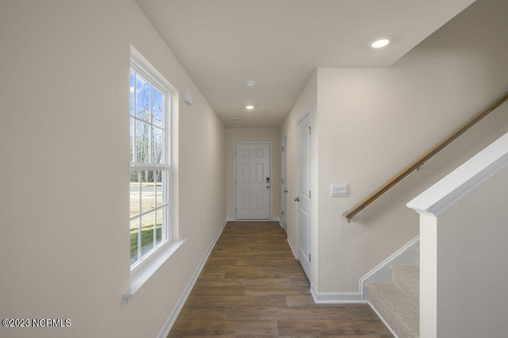 122 Bay Laurel Drive Property Photo 9