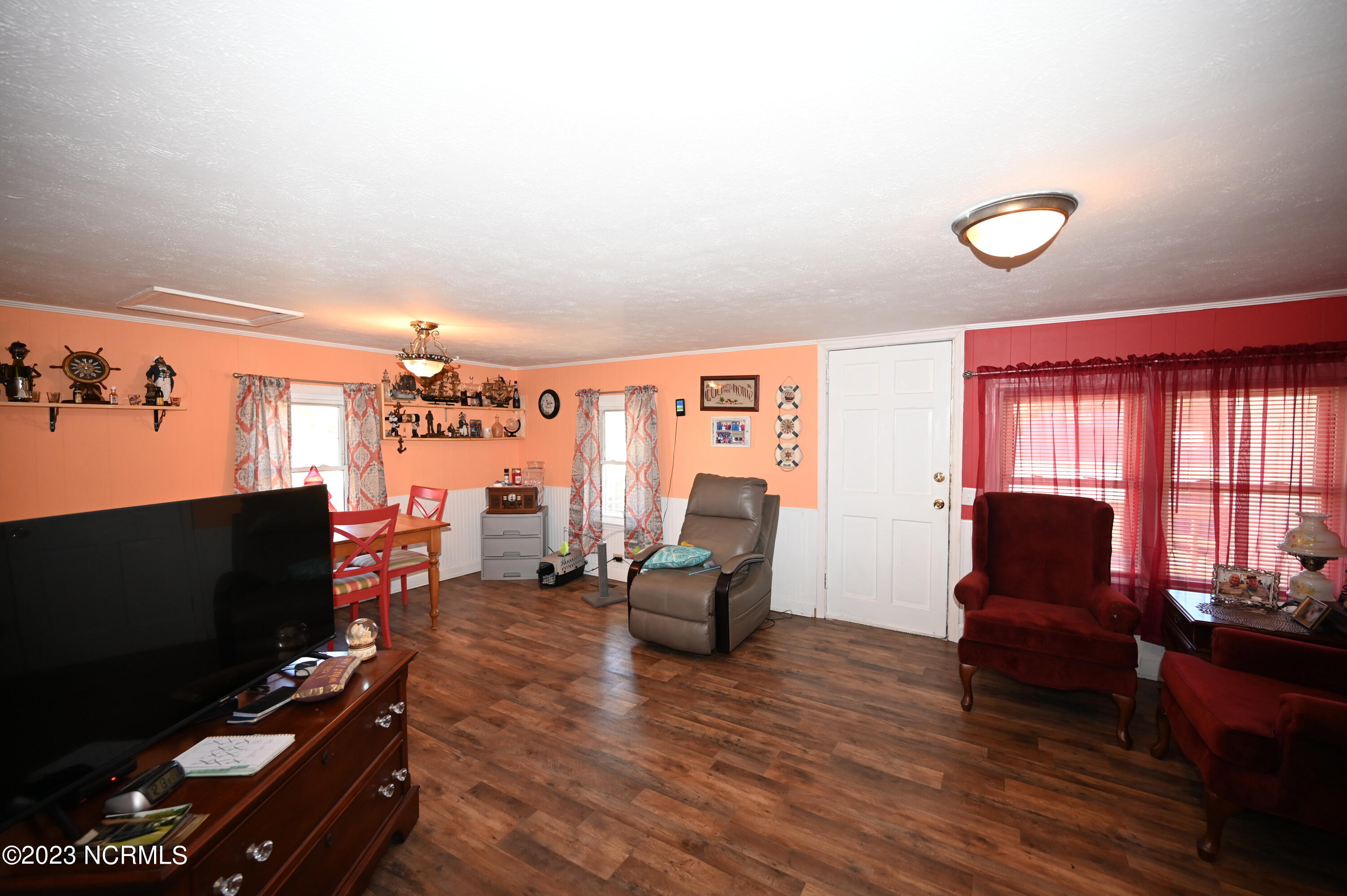 310 N Main Street Property Photo 5