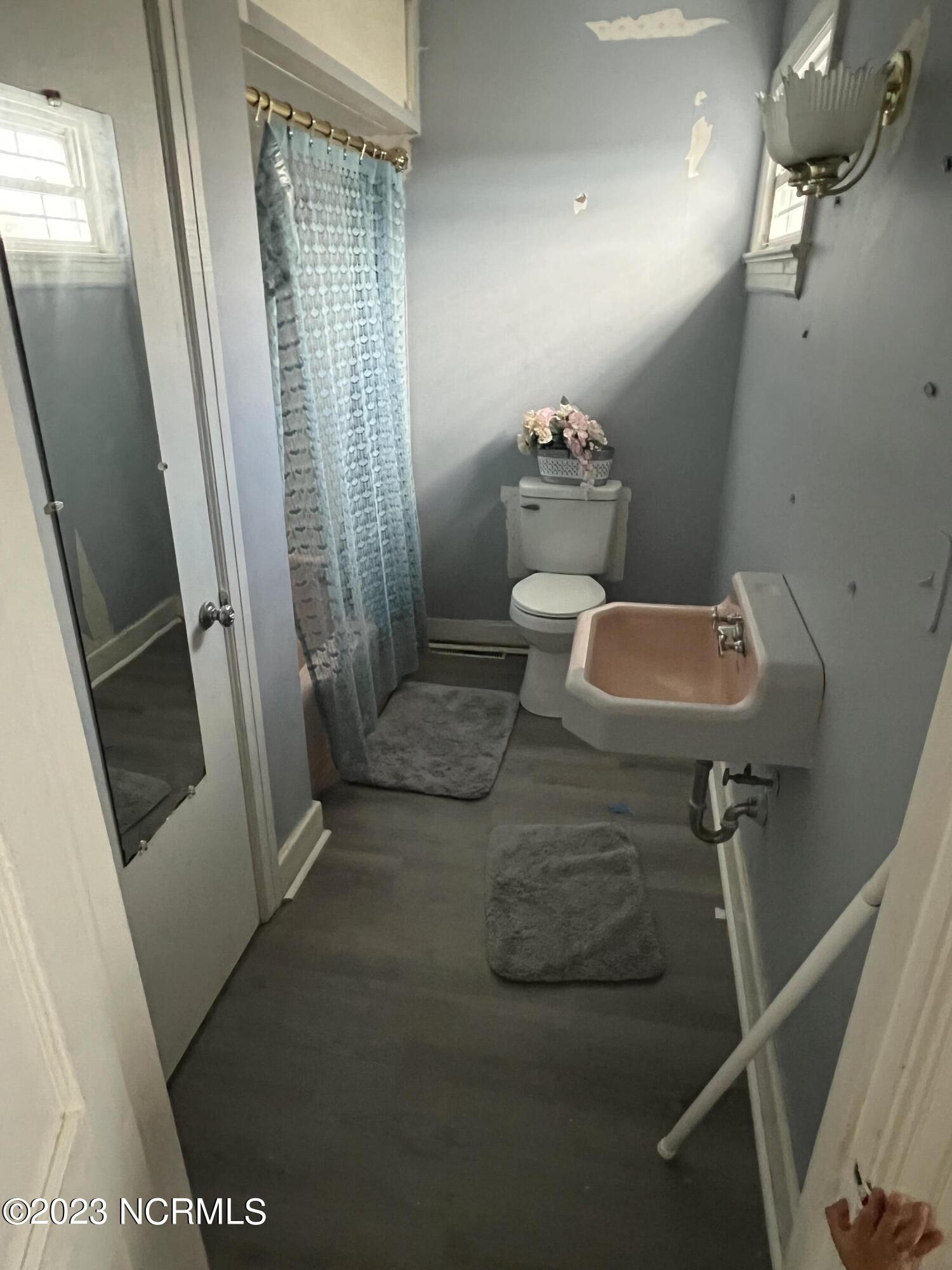 100 Marshall Street Property Photo 19