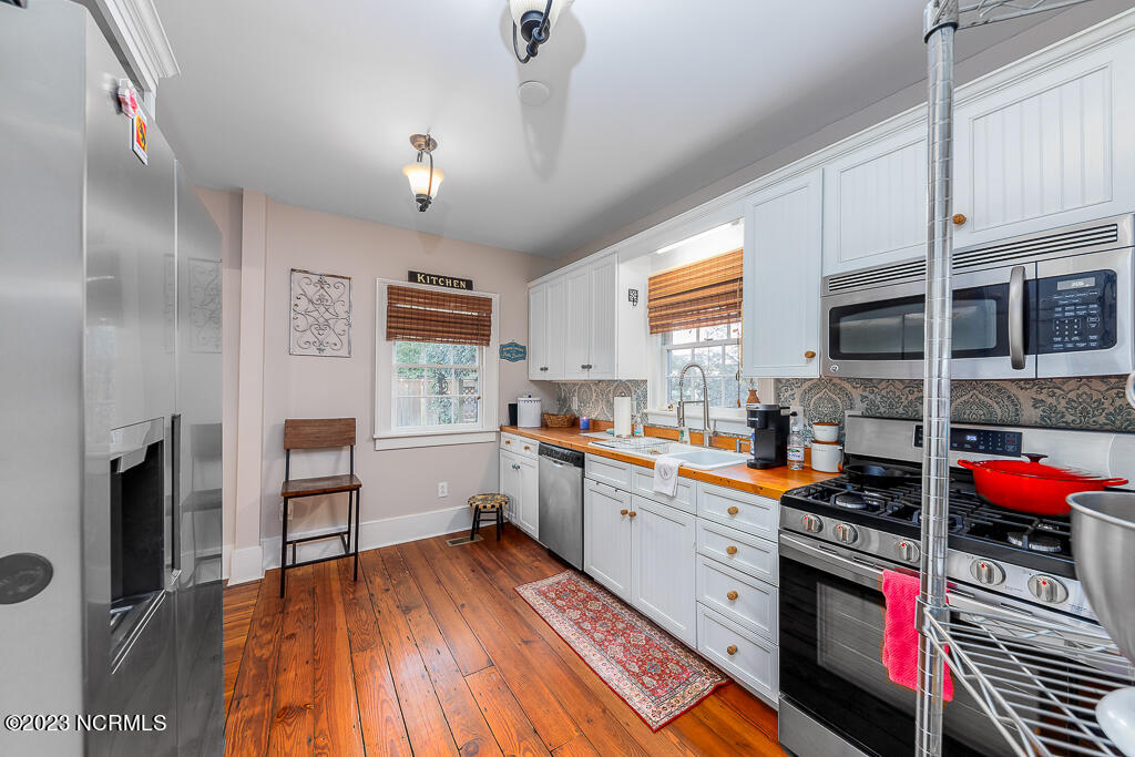 406 Metcalf Street Property Photo 11