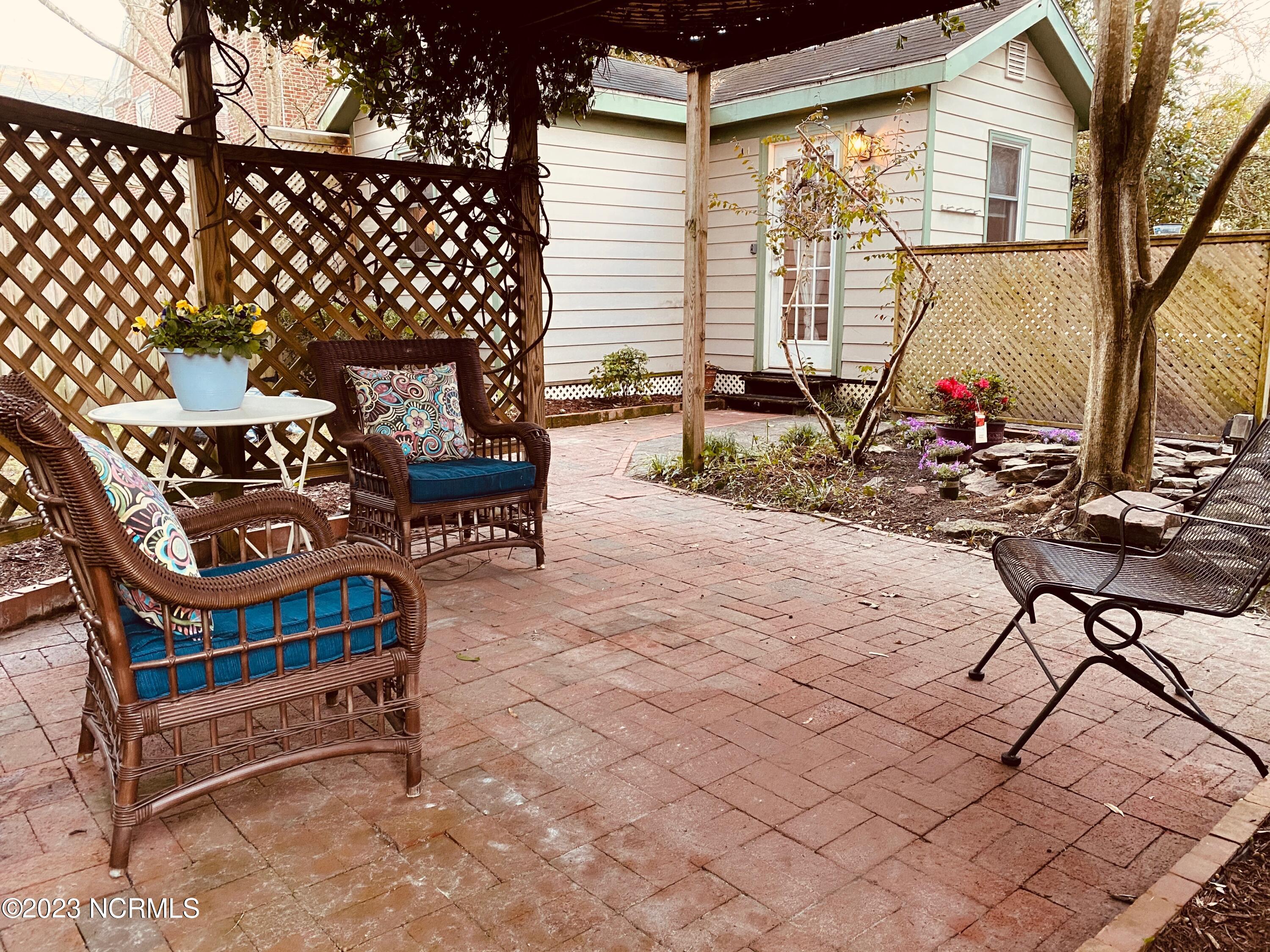 406 Metcalf Street Property Photo 21