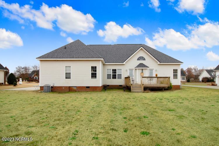 109 Callaway Court Property Photo 4