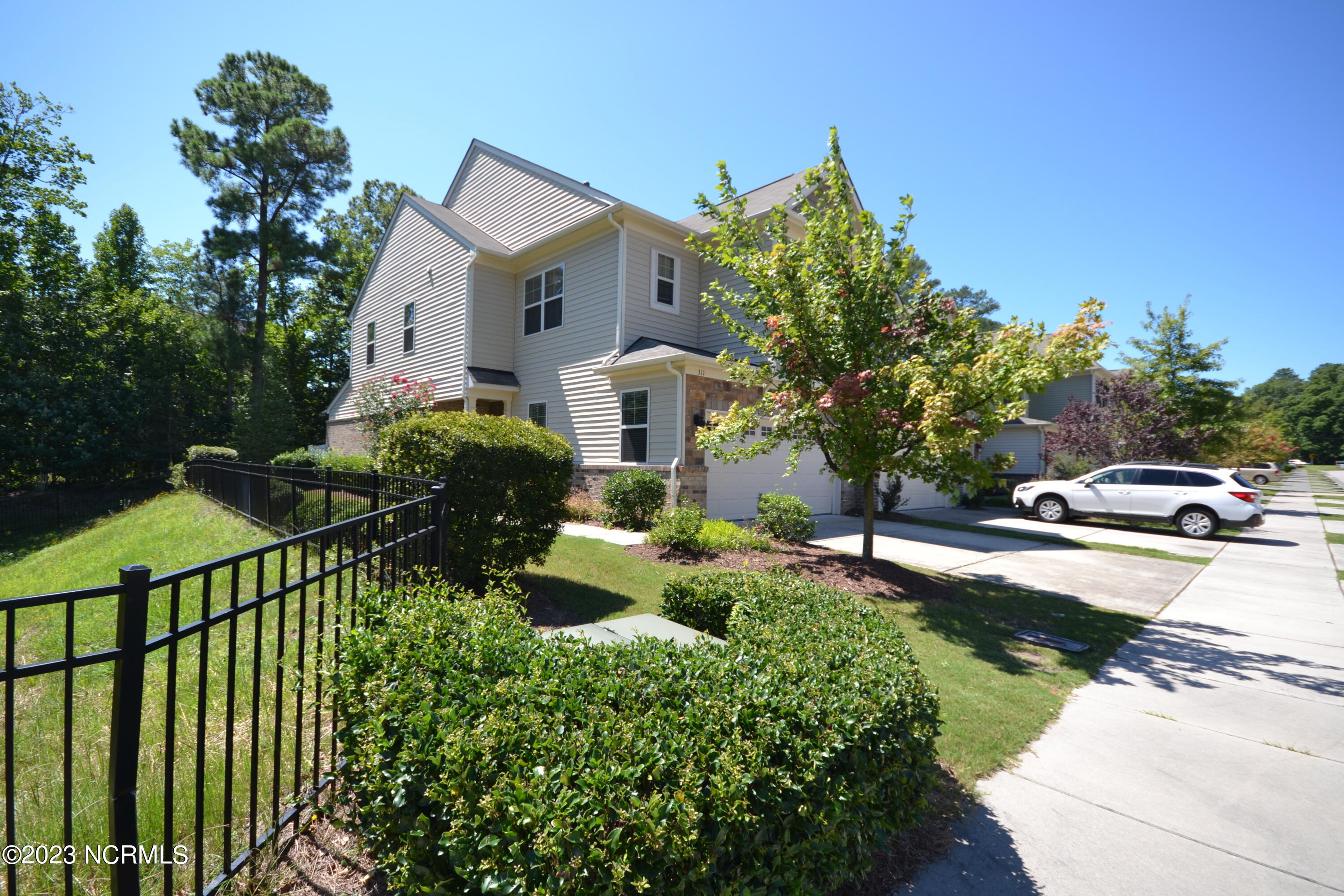 311 Scotlow Way Property Photo 7