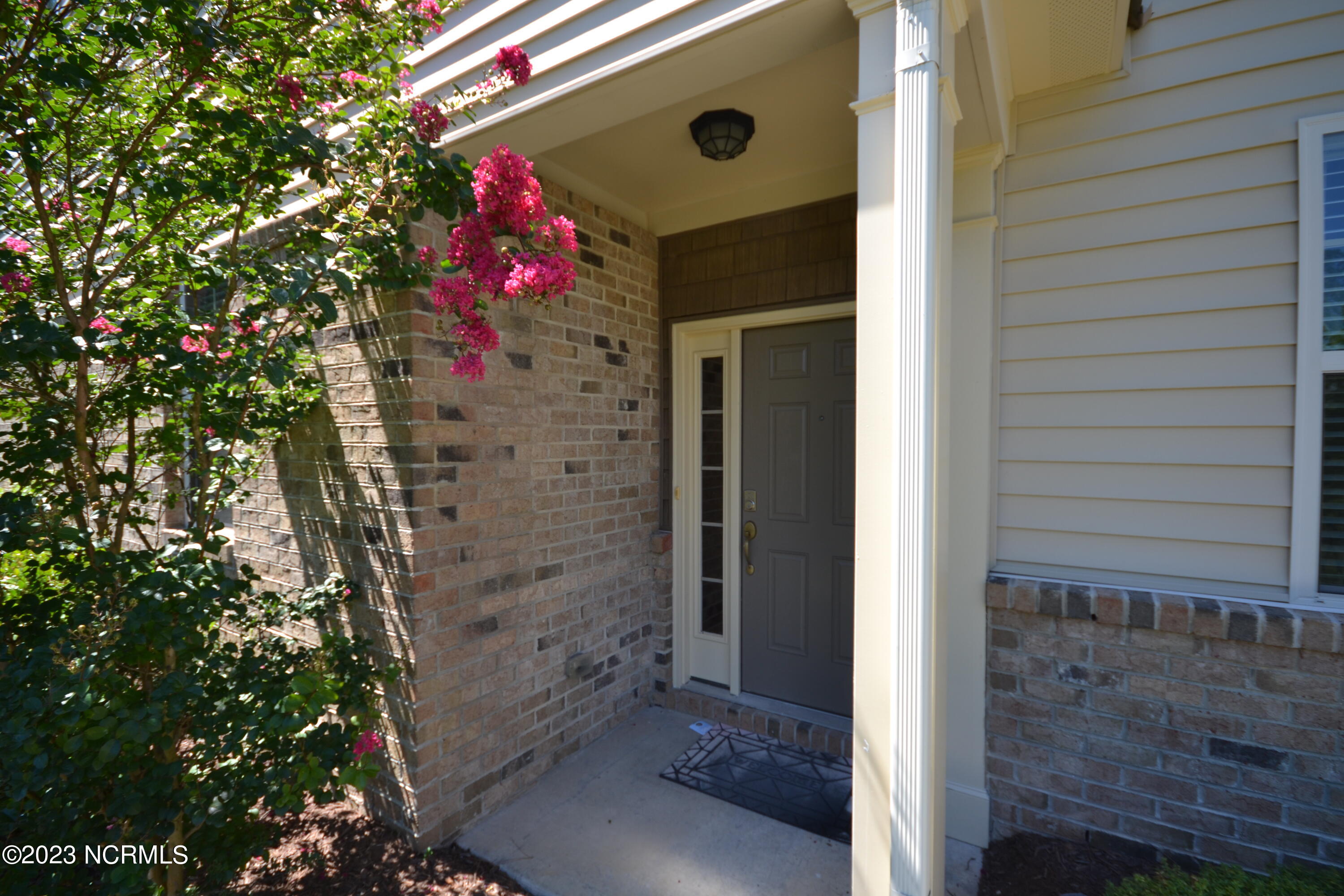 311 Scotlow Way Property Photo 8