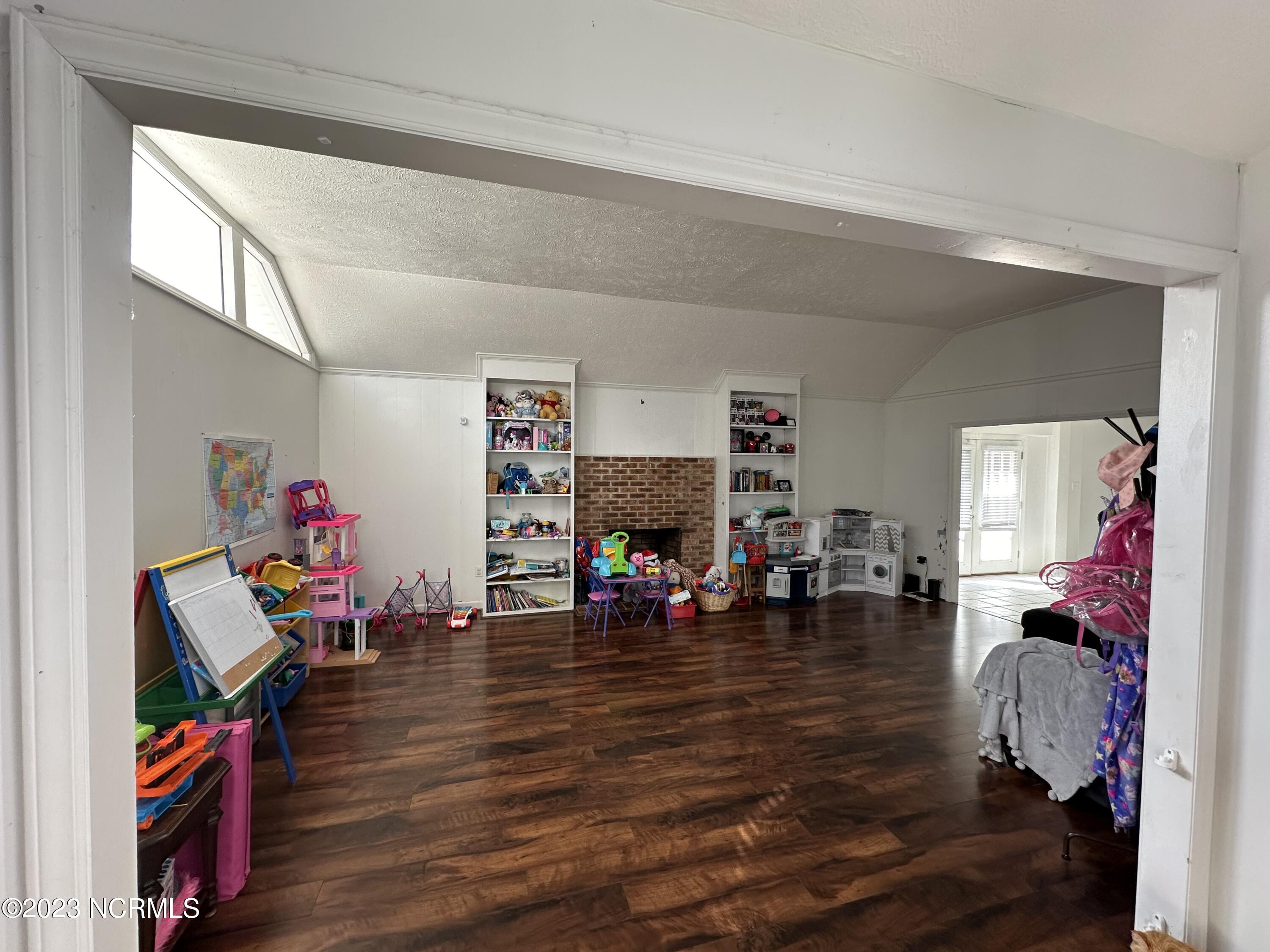 707 Highland Drive Property Photo 4