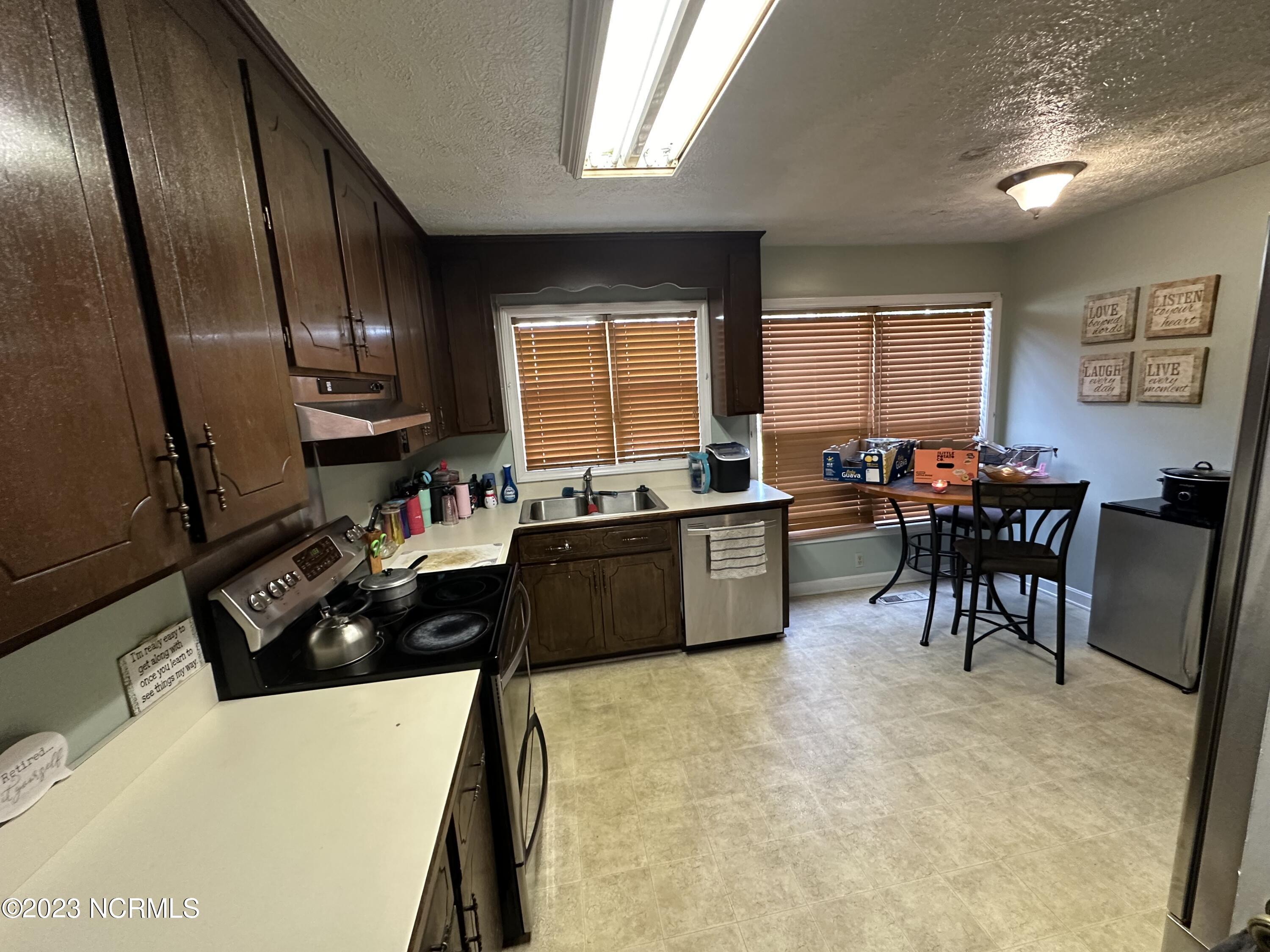 707 Highland Drive Property Photo 9