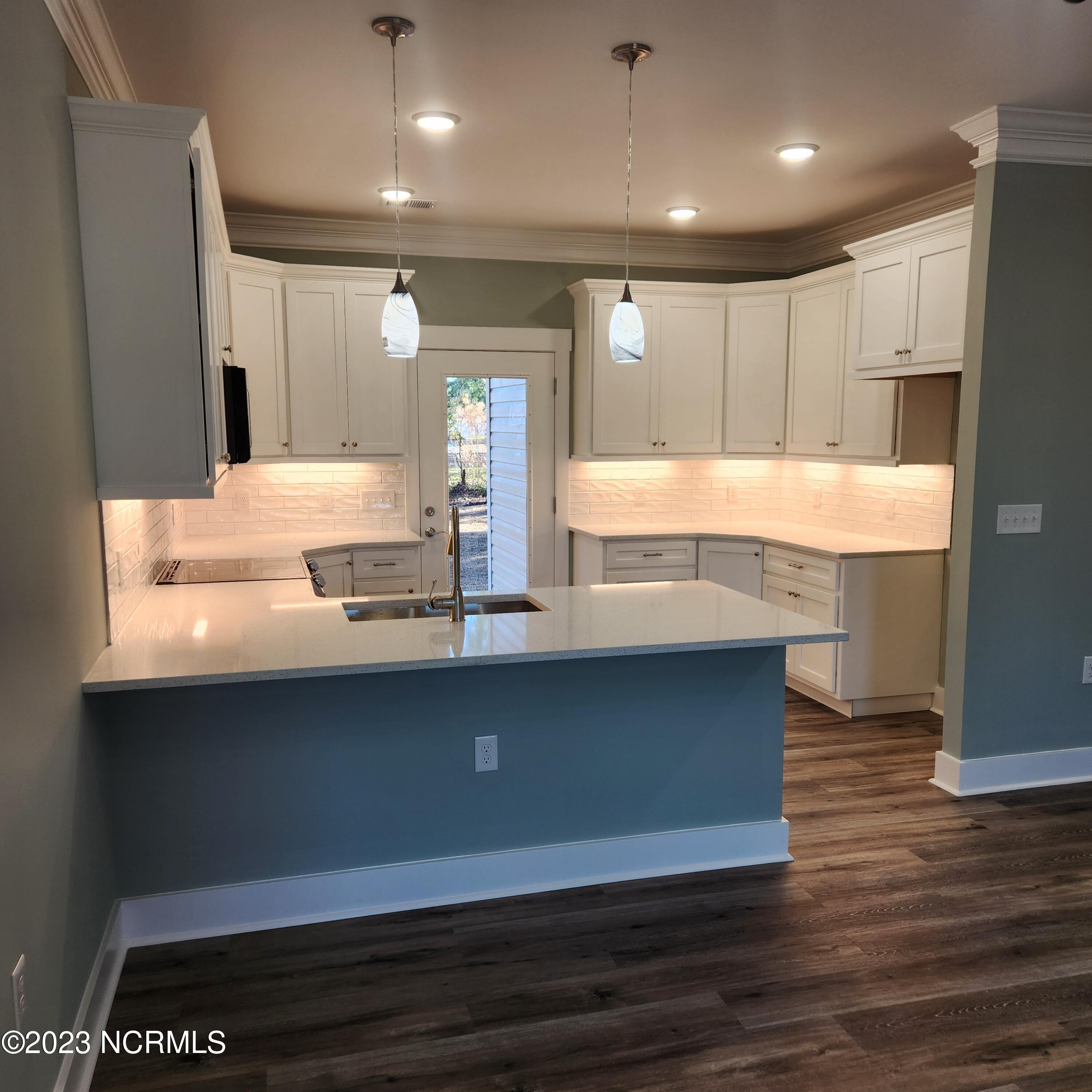 1583 Eyota Drive Property Photo 4