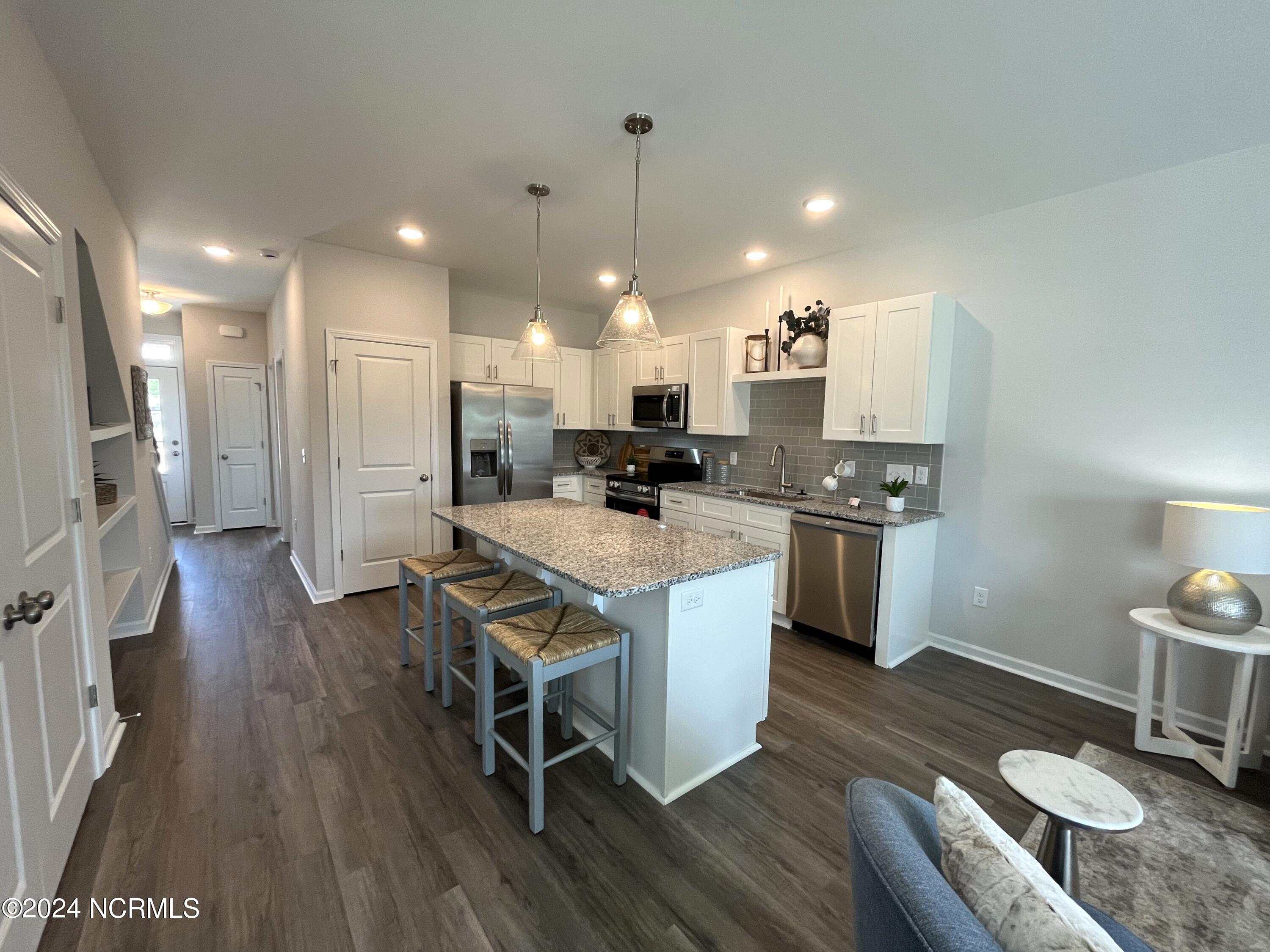 1573 Dusk Cove Property Photo 4