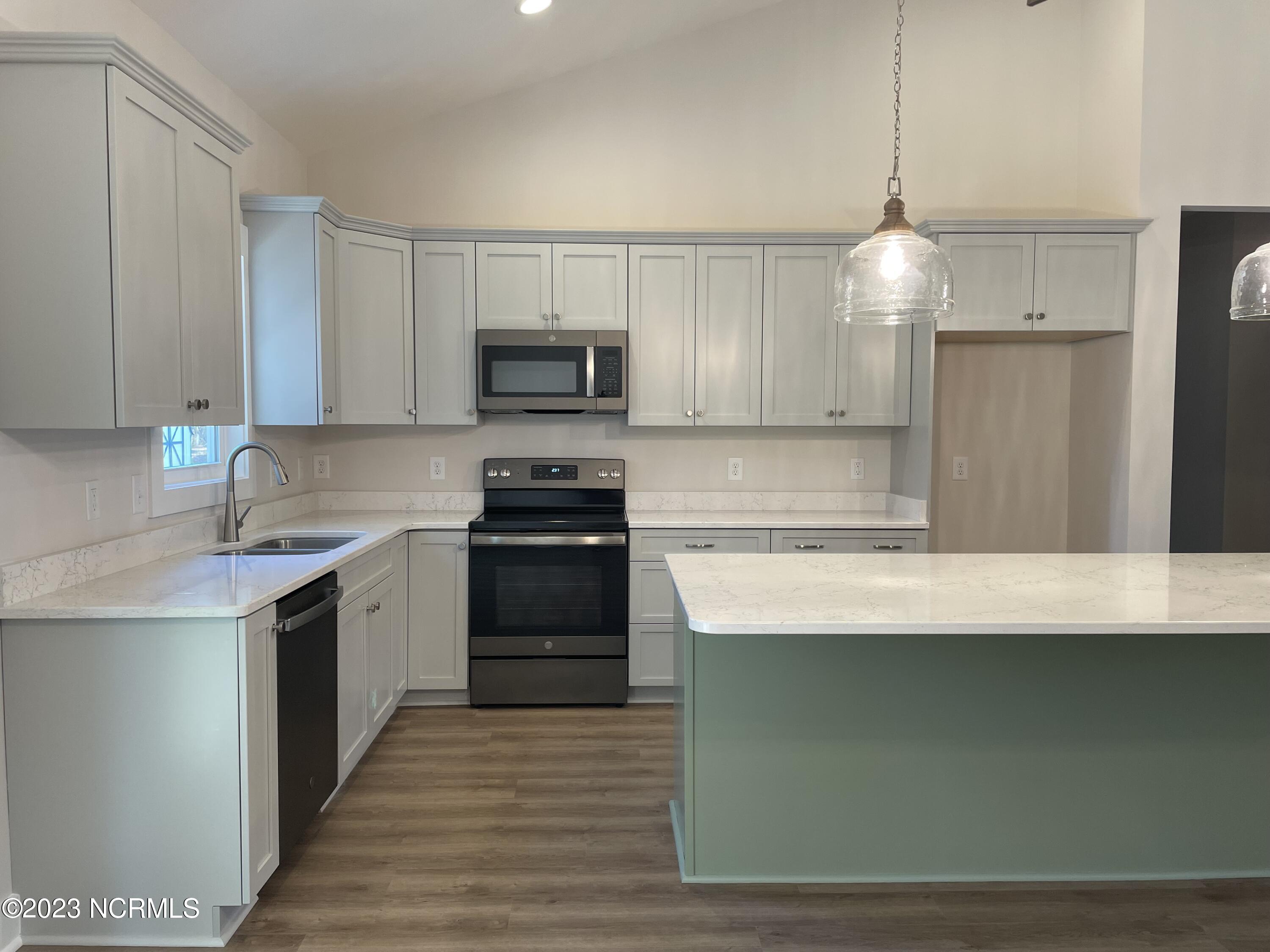 1128 Coral Reef Drive Property Photo 7