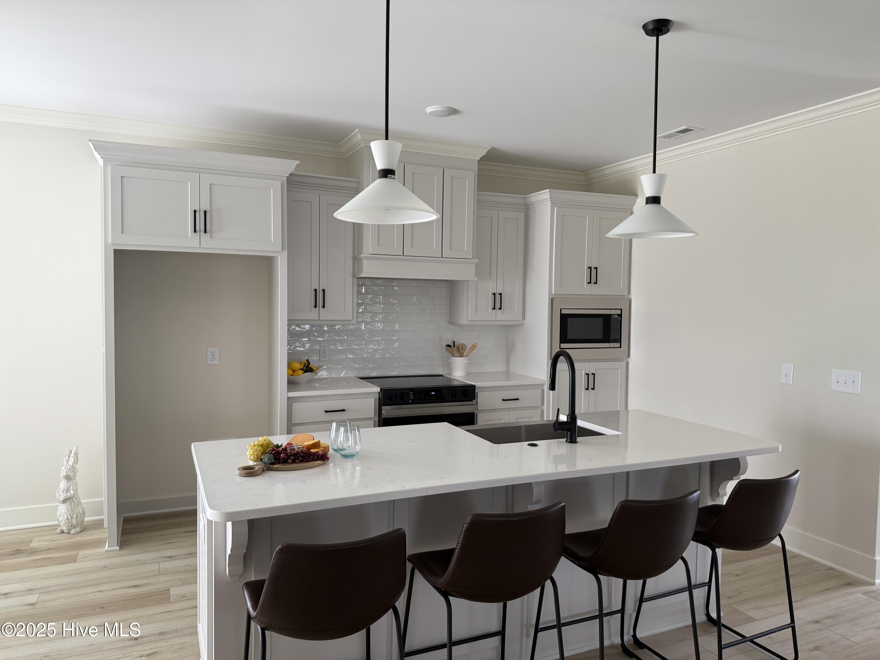 646 Norberry Drive Property Photo 8