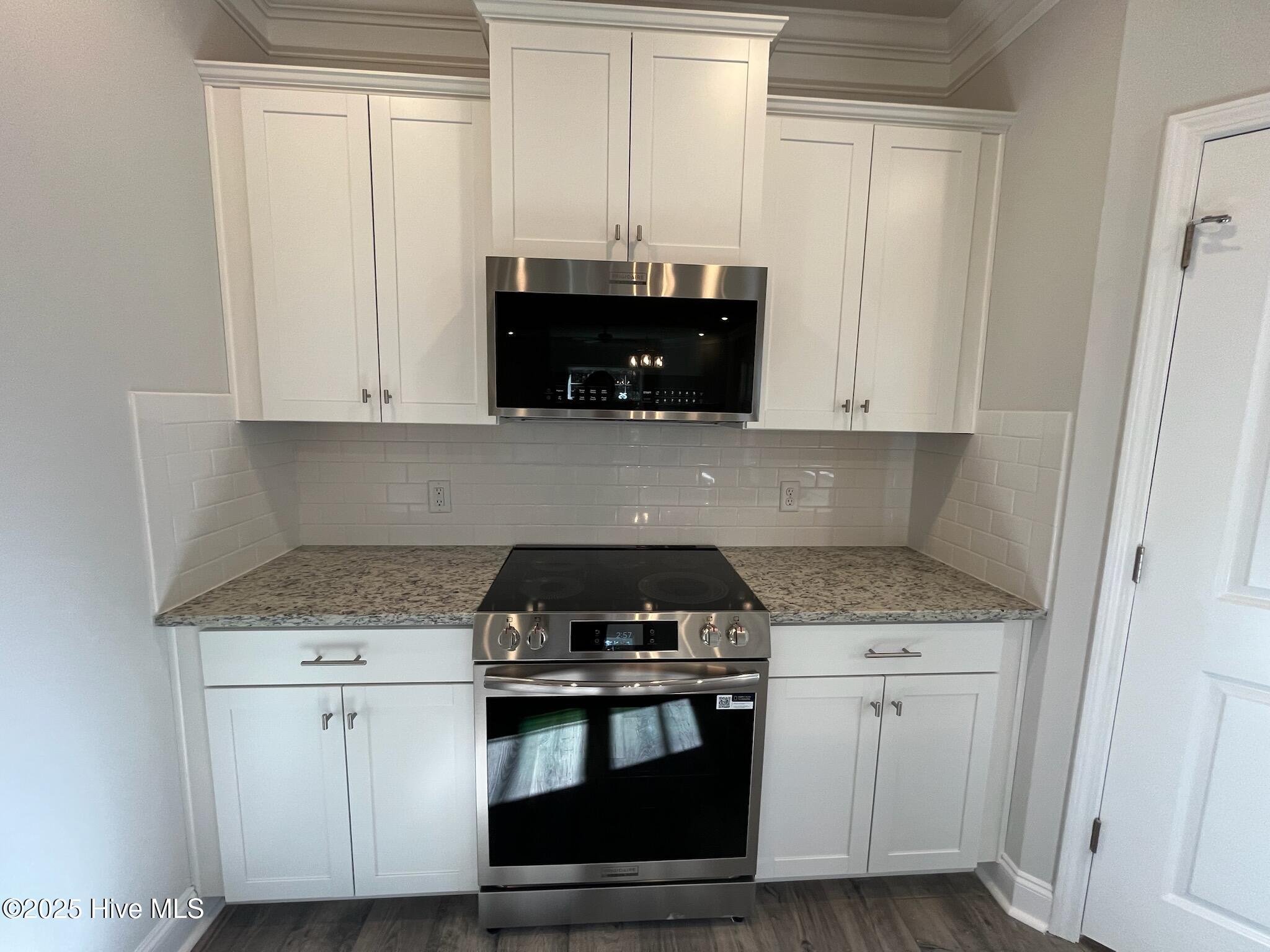 1221 Mandevilla Drive Property Photo 10