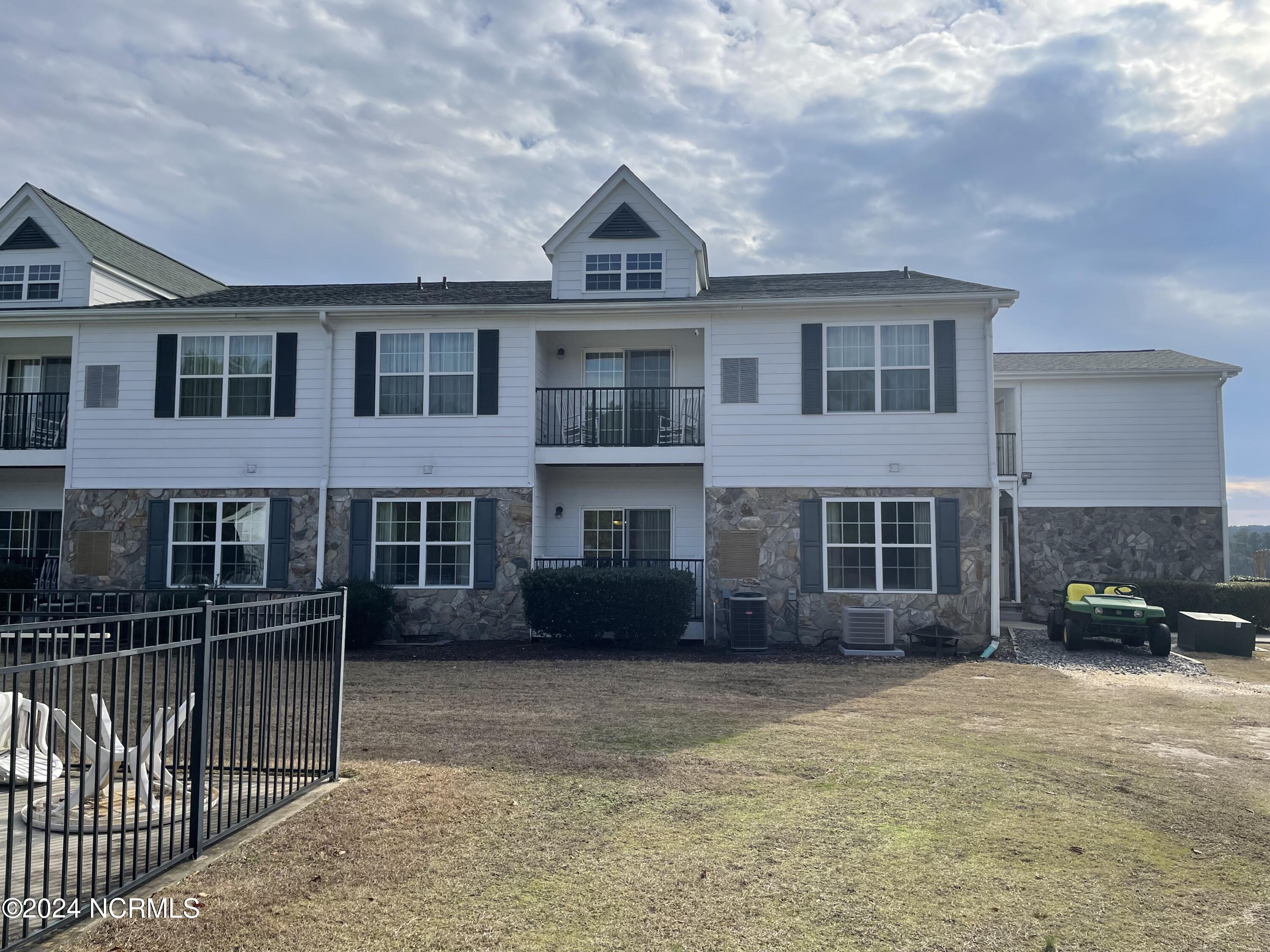 518 Little River Farm Boulevard C100 Property Photo 2
