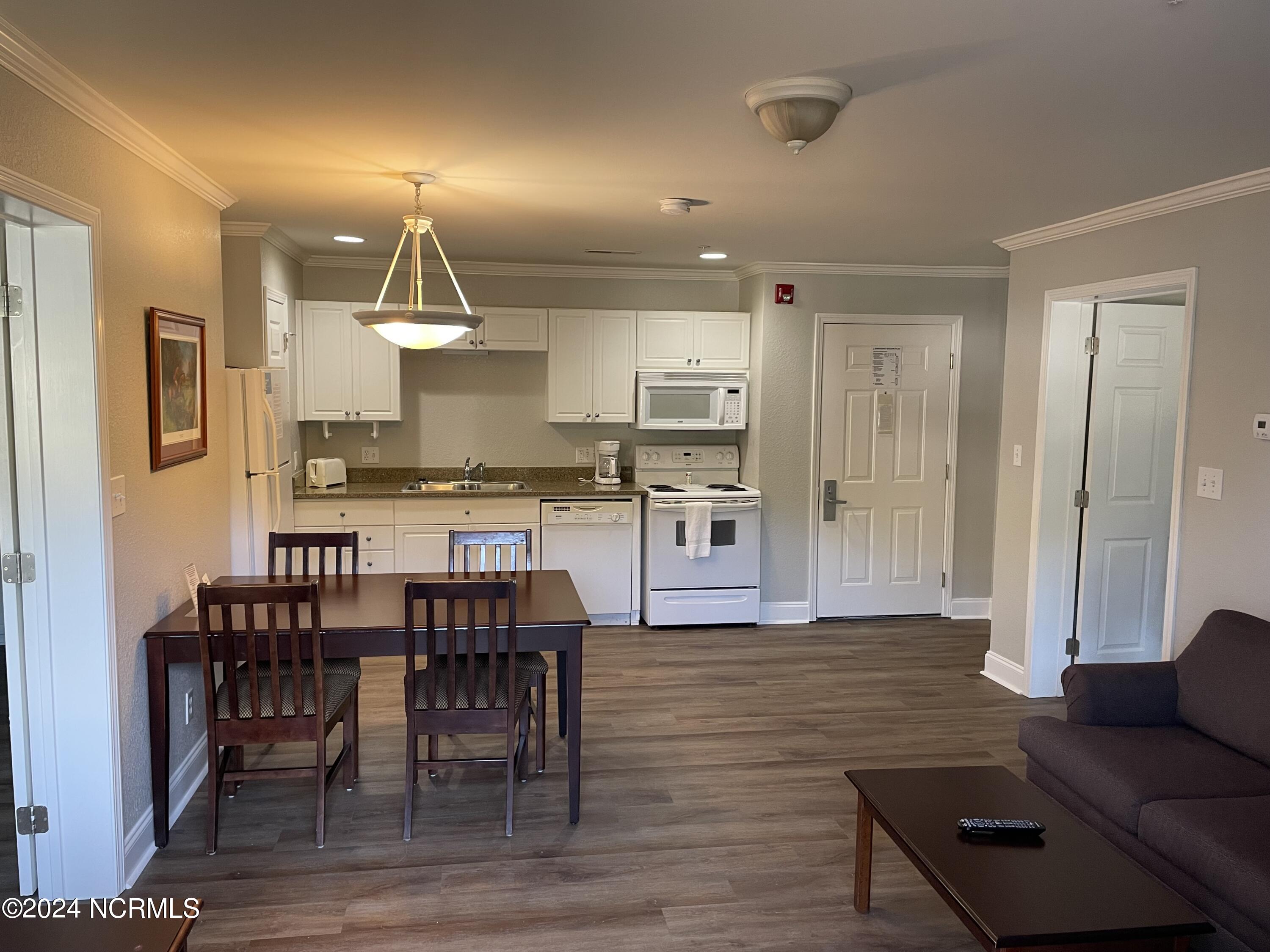 518 Little River Farm Boulevard C100 Property Photo 4