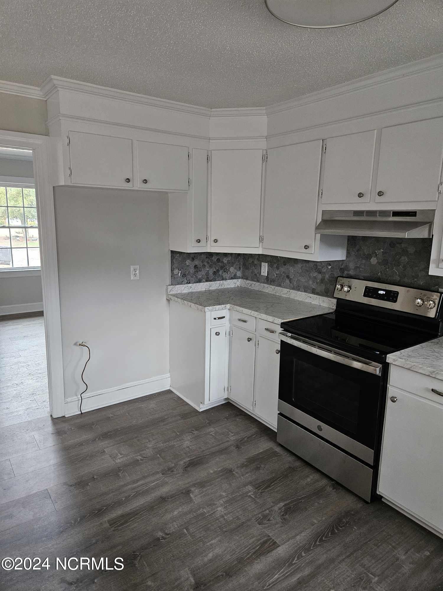 2908 Ginger Road Property Photo 4