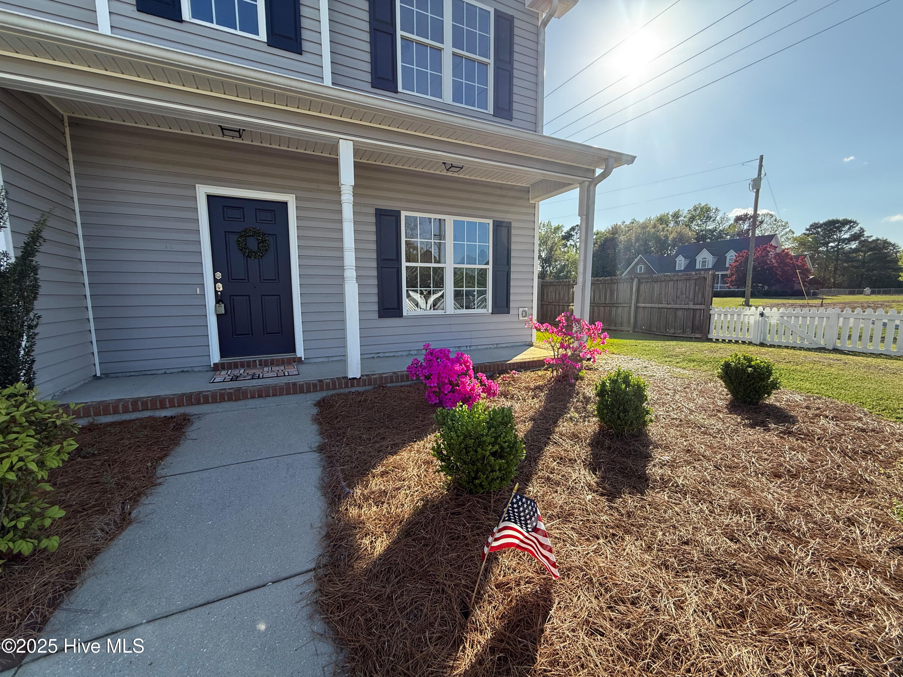 100 Loyd Lane Property Photo 5