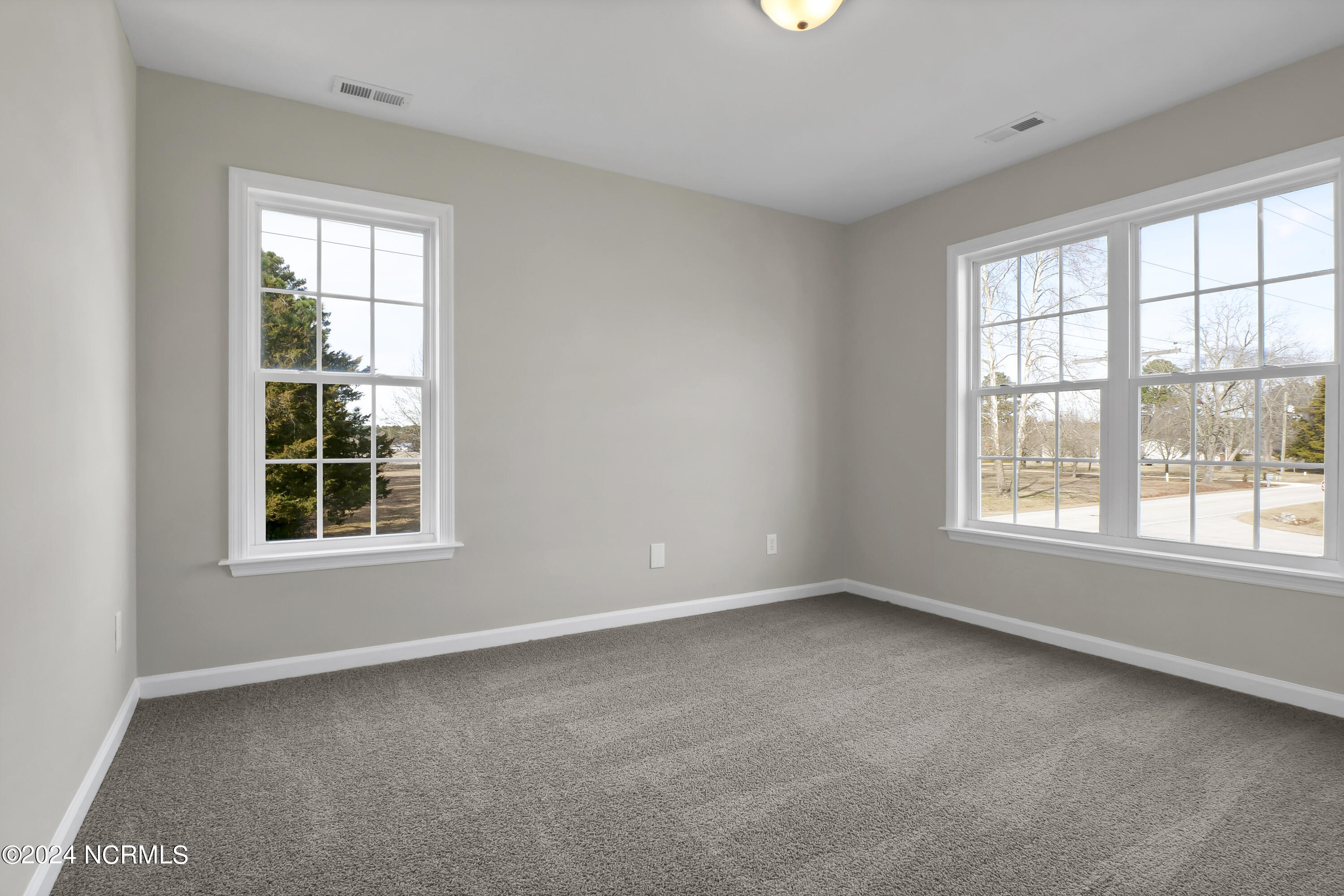 100 Loyd Lane Property Photo 23