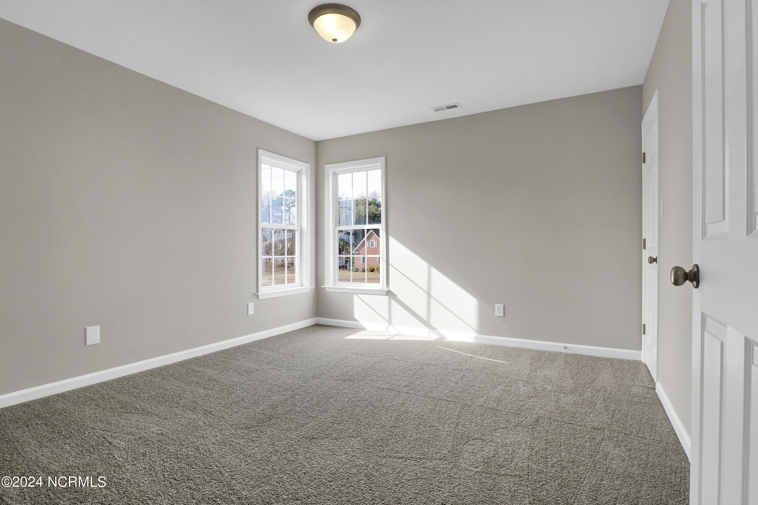 100 Loyd Lane Property Photo 26