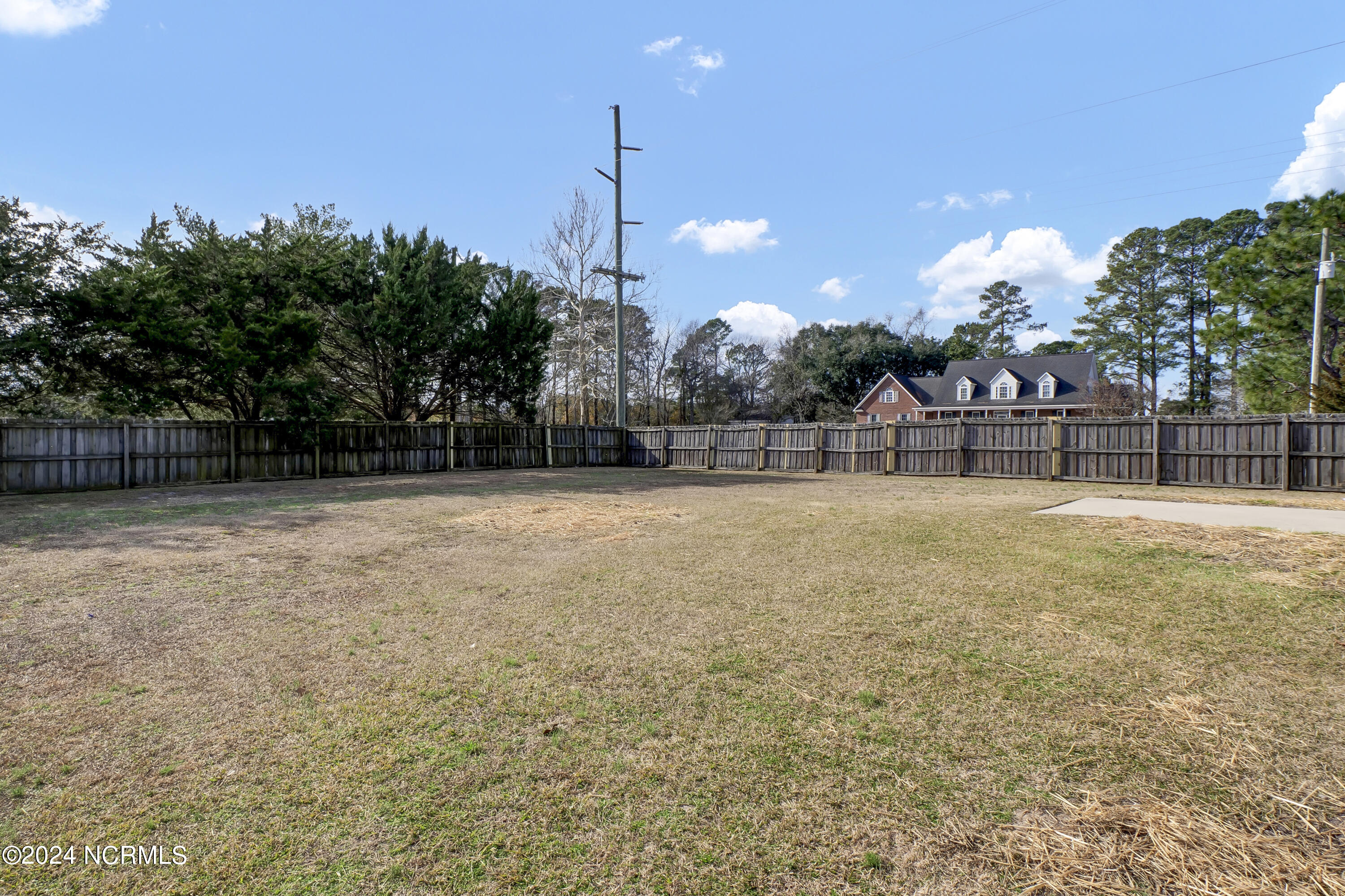 100 Loyd Lane Property Photo 32