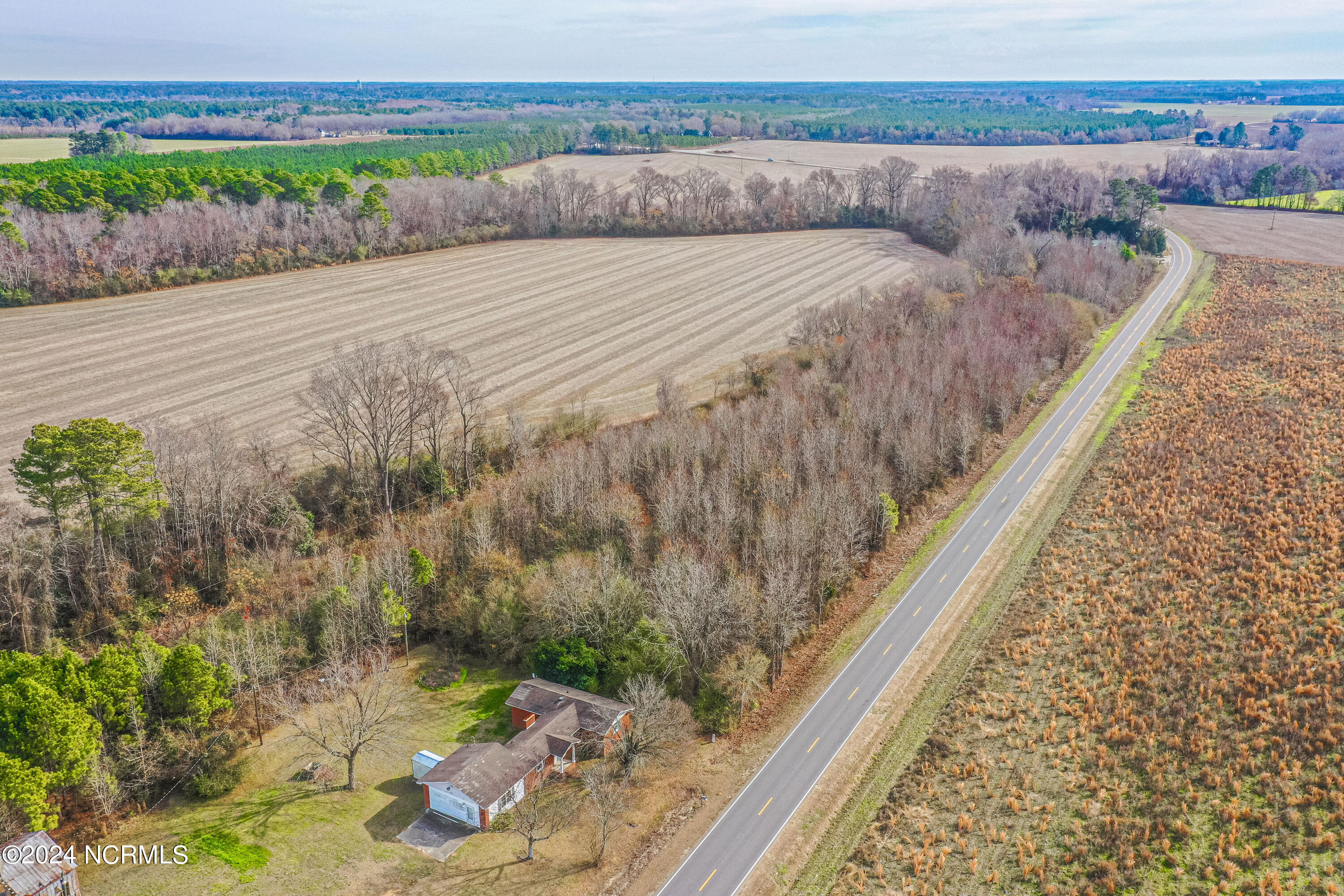 8701 X Way Road Property Photo 14