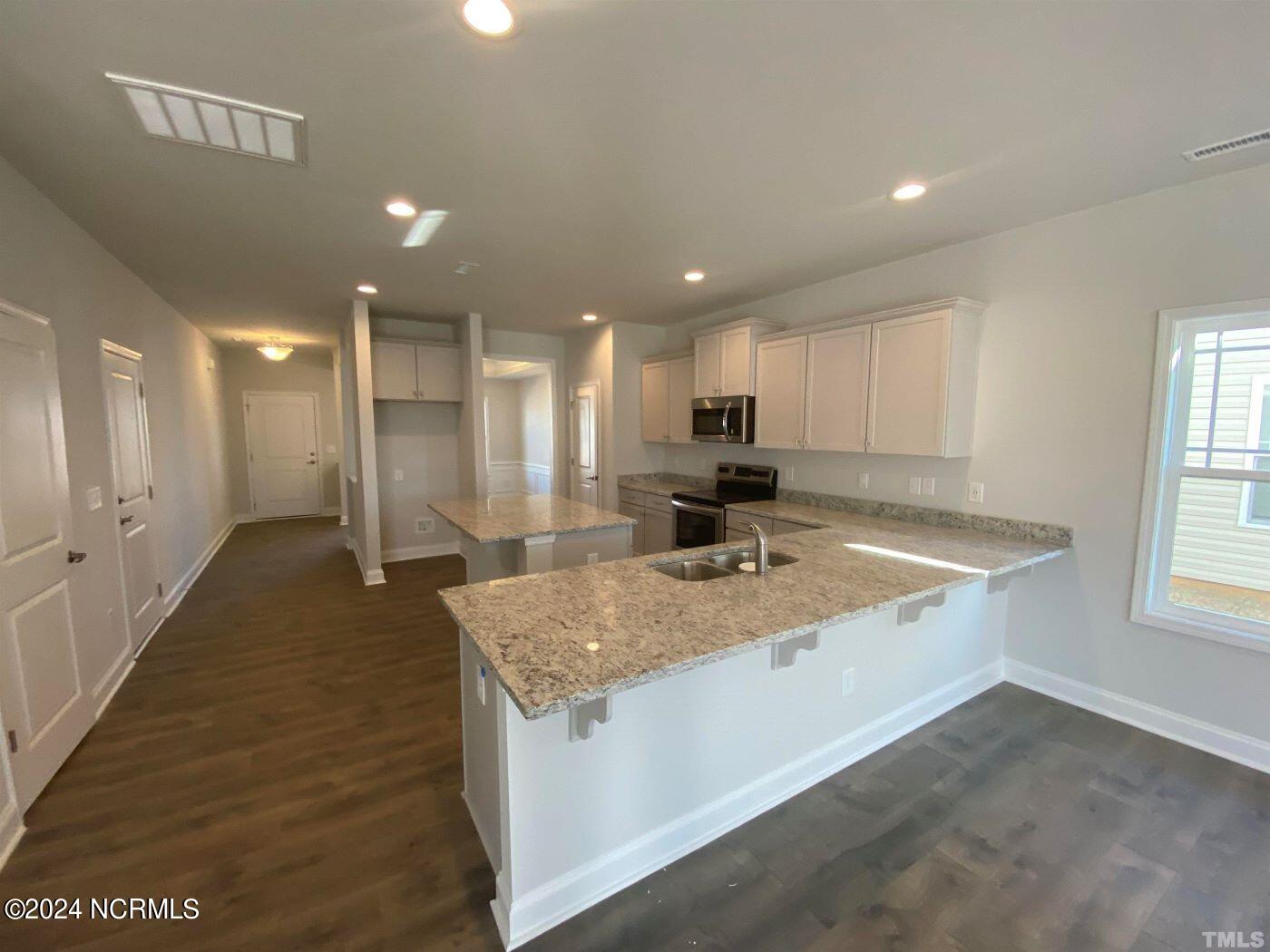 605 Central Park Way Property Photo 5