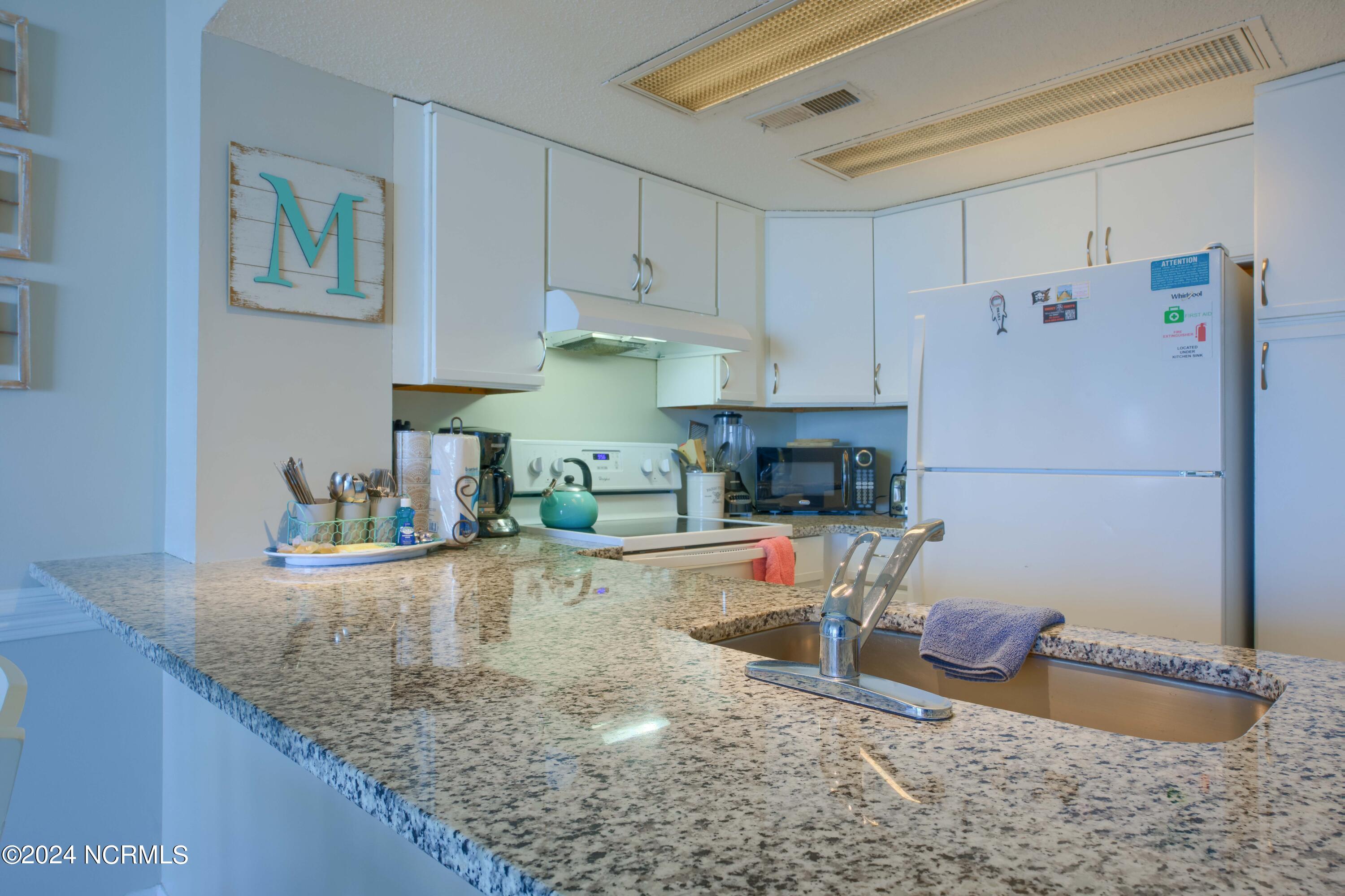 2000 New River Inlet Road 1305 Property Photo 6
