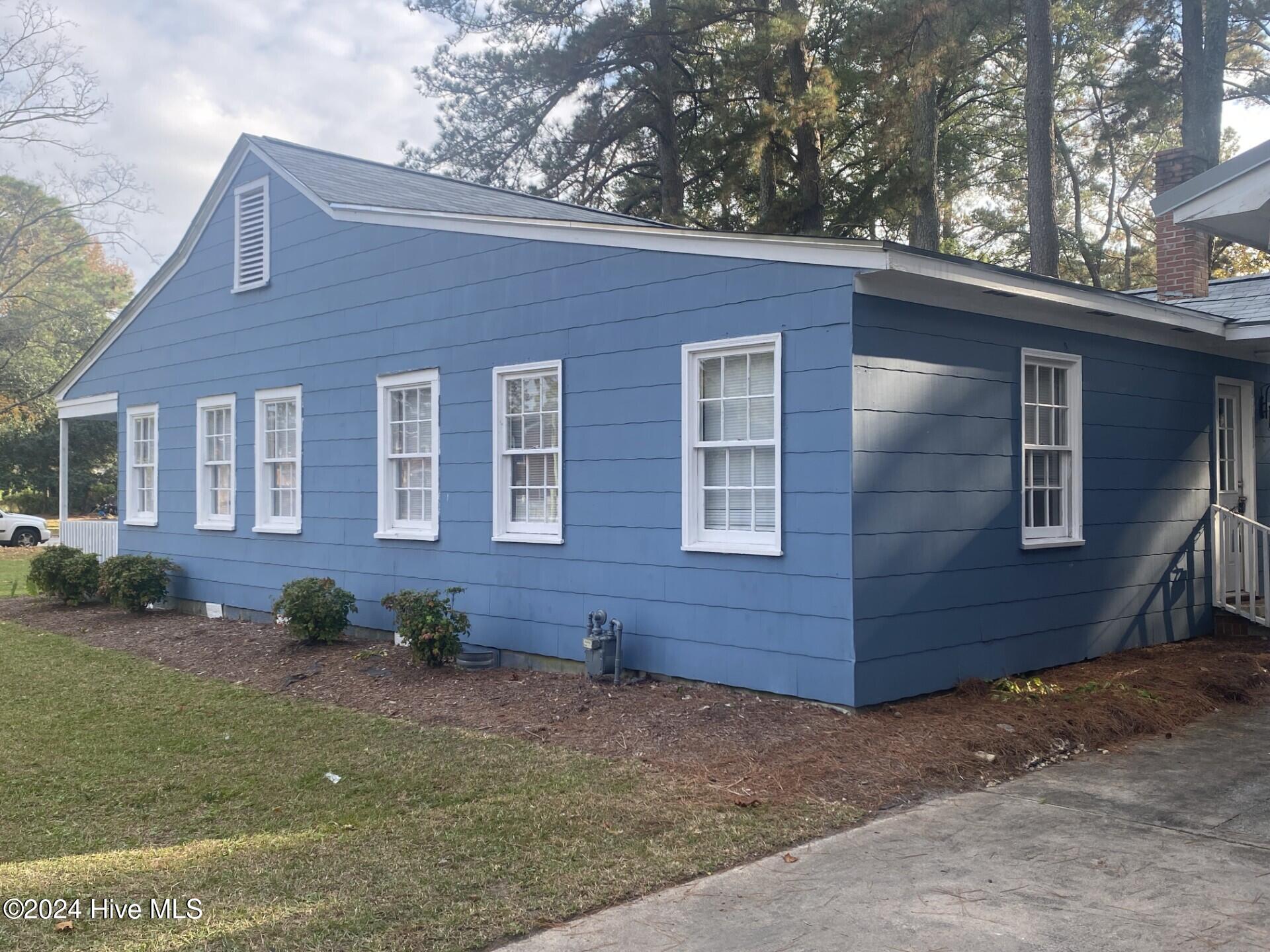 1306 N Respess Street Property Photo 5