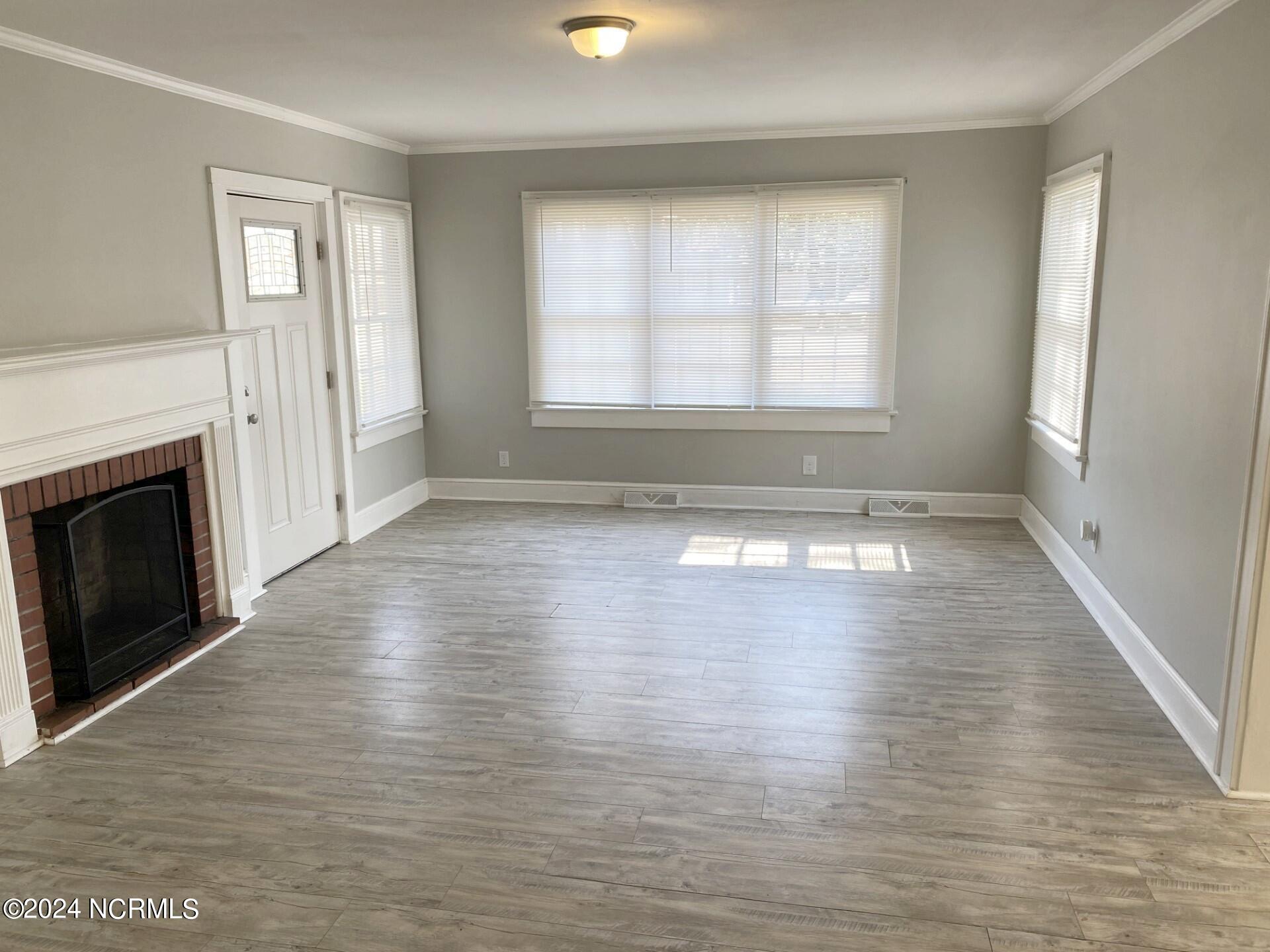 1306 N Respess Street Property Photo 7
