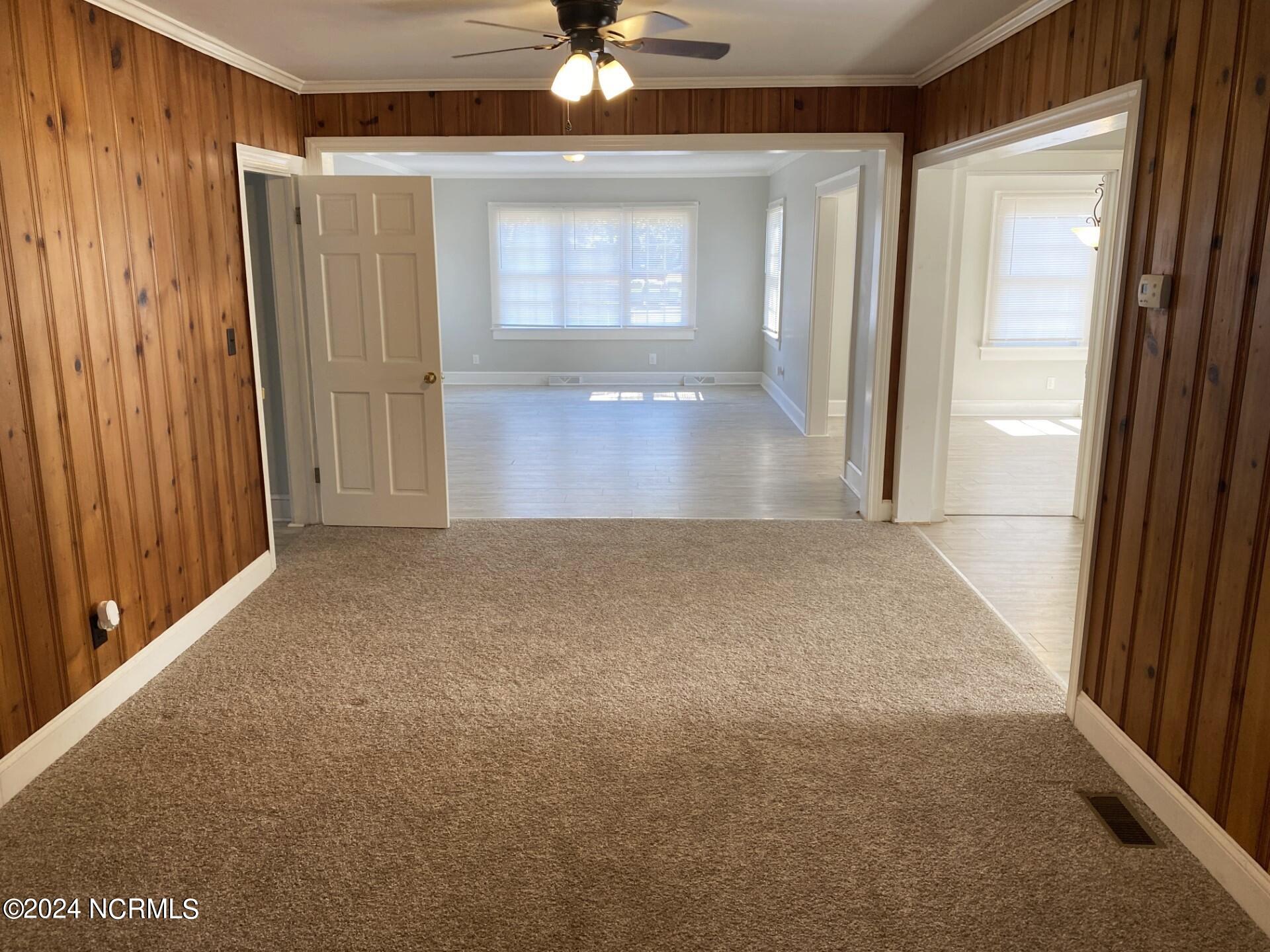 1306 N Respess Street Property Photo 8