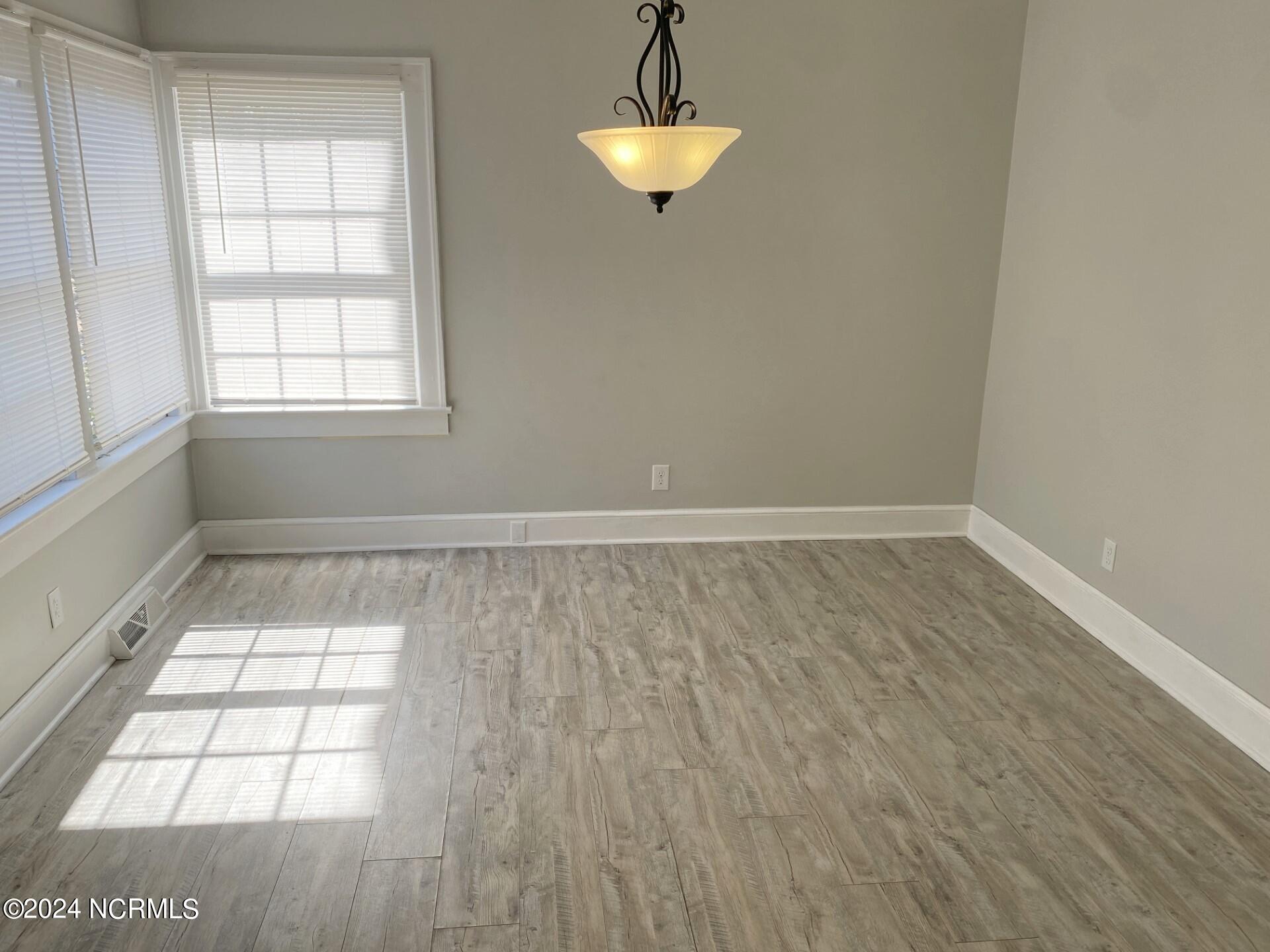 1306 N Respess Street Property Photo 11