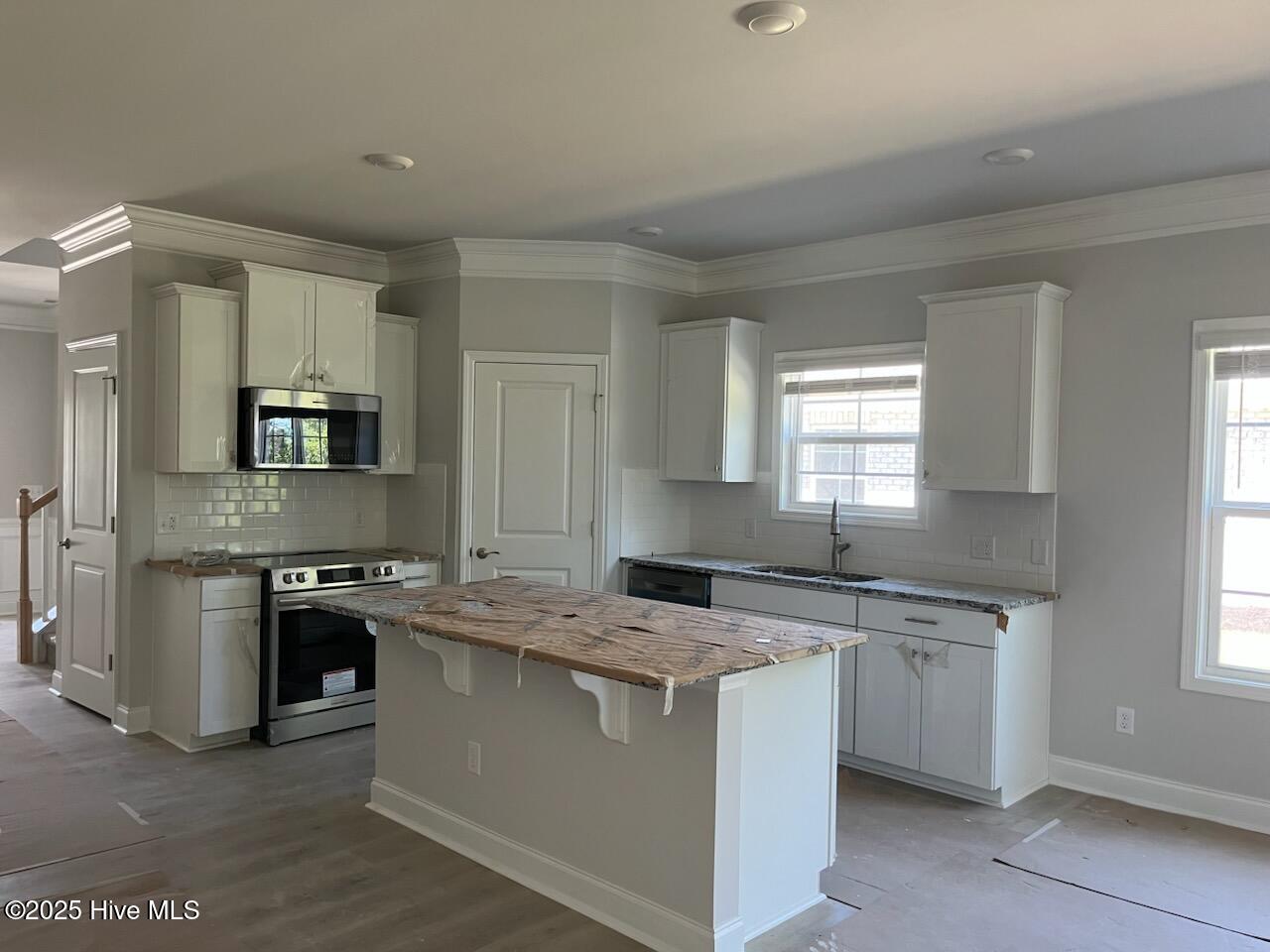 1224 Mandevilla Drive Property Photo 7