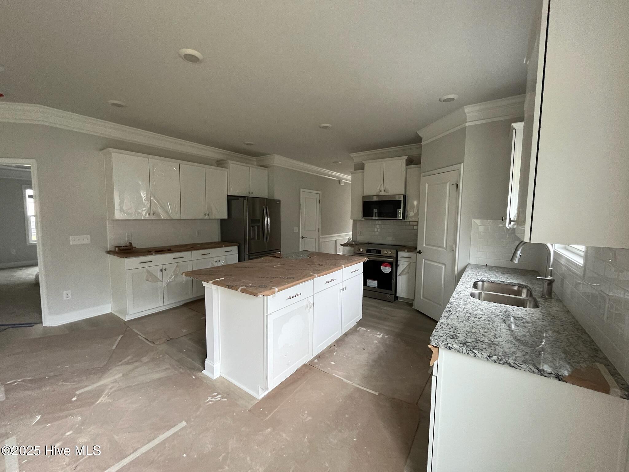 1224 Mandevilla Drive Property Photo 8