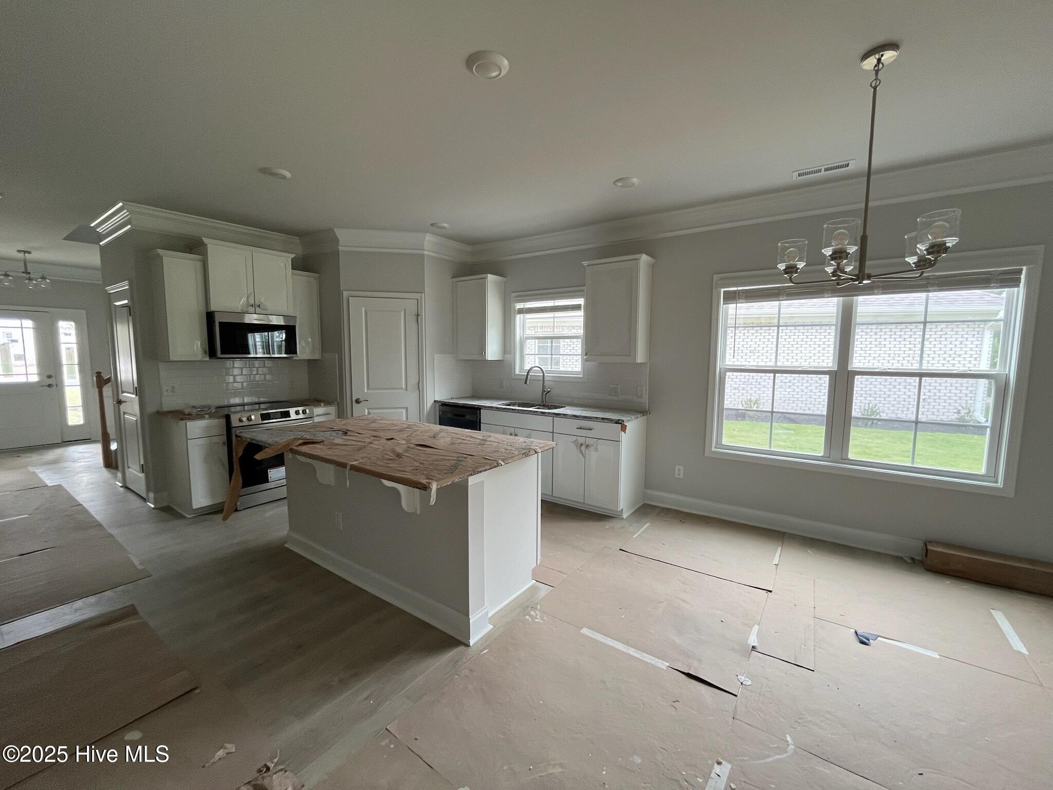 1224 Mandevilla Drive Property Photo 9