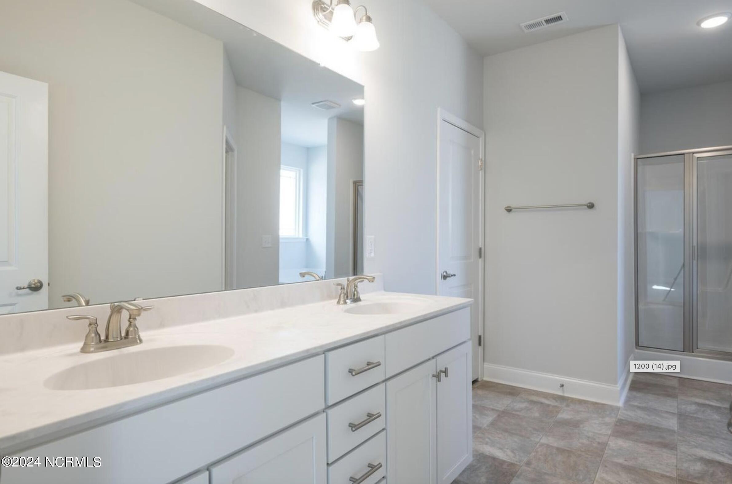 1206 Liset Court Property Photo 24