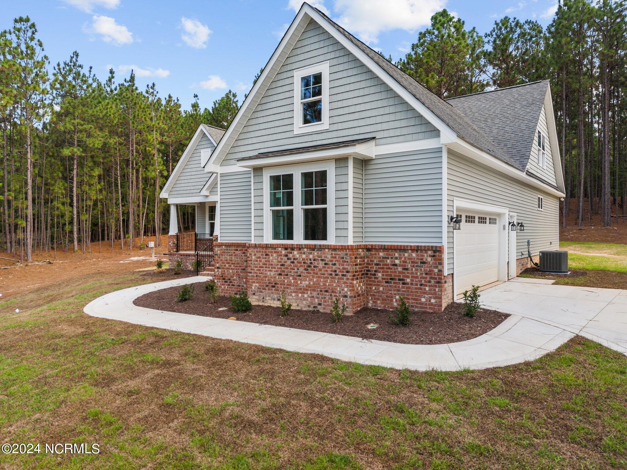 17 Woodland Circle Property Photo 2